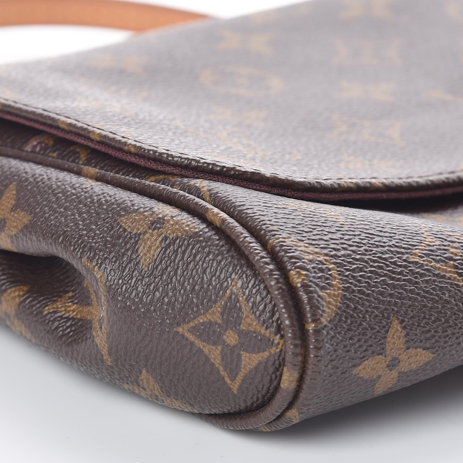 Louis Vuitton Monogram Favorite MM 7 of 9