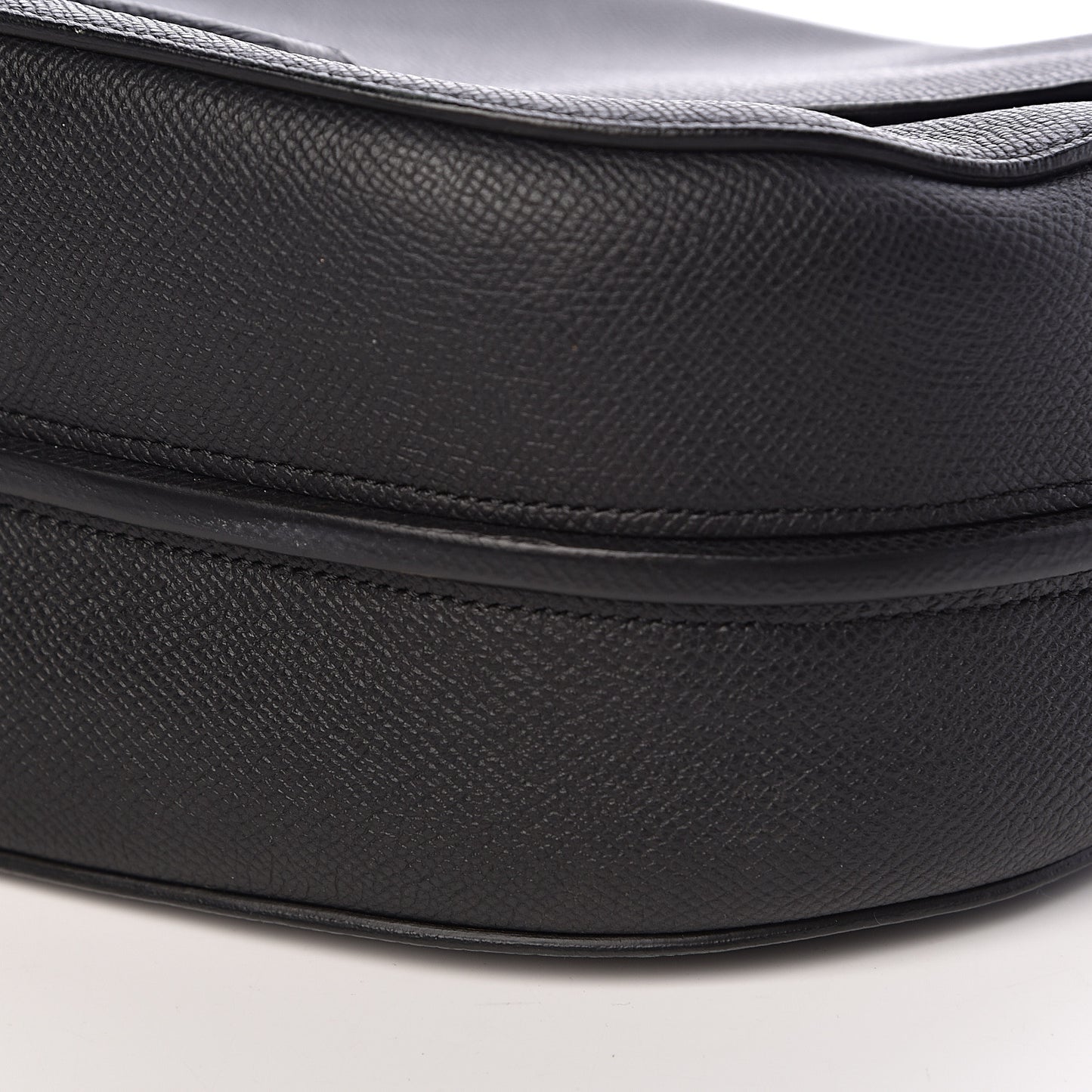 Grained Calfskin Medium Trotteur Black