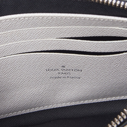 Louis Vuitton Monogram Discovery Pochette White 7 of 7