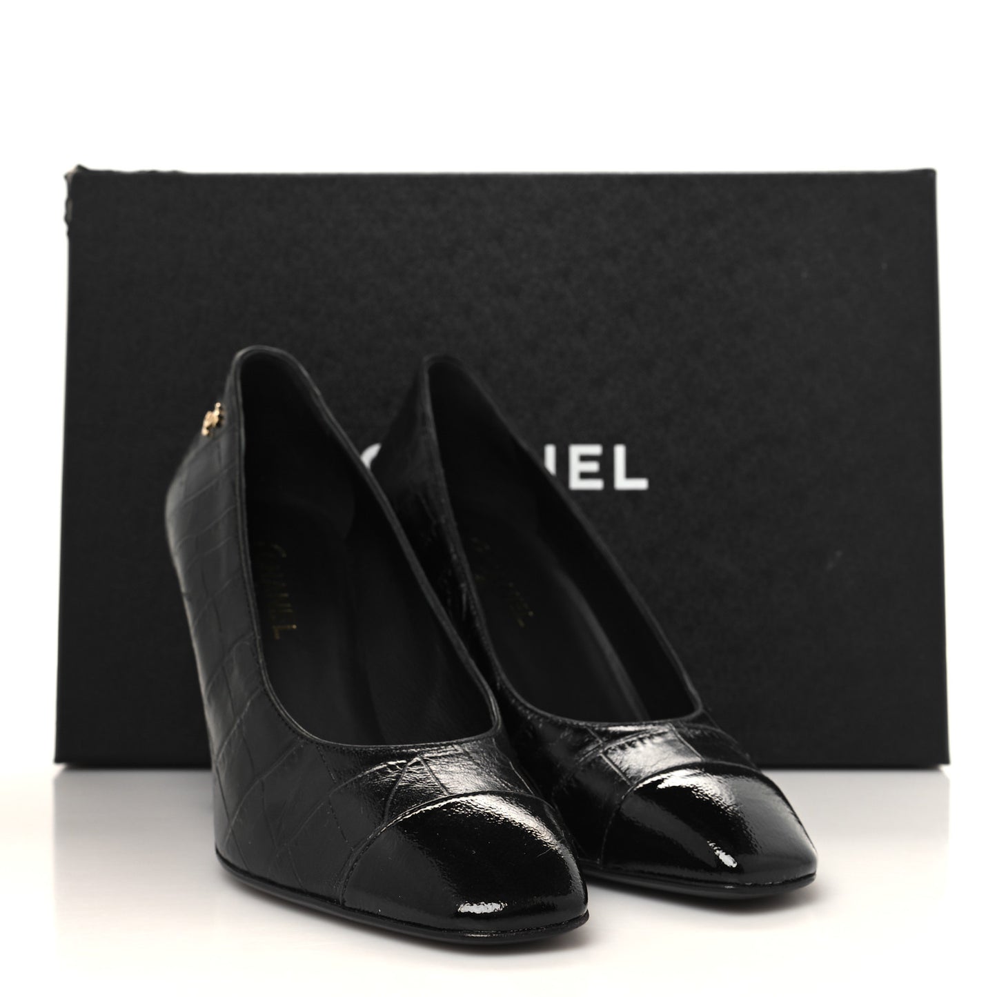 Crocodile Embossed Crumpled Patent Cap Toe Pumps 36 Black