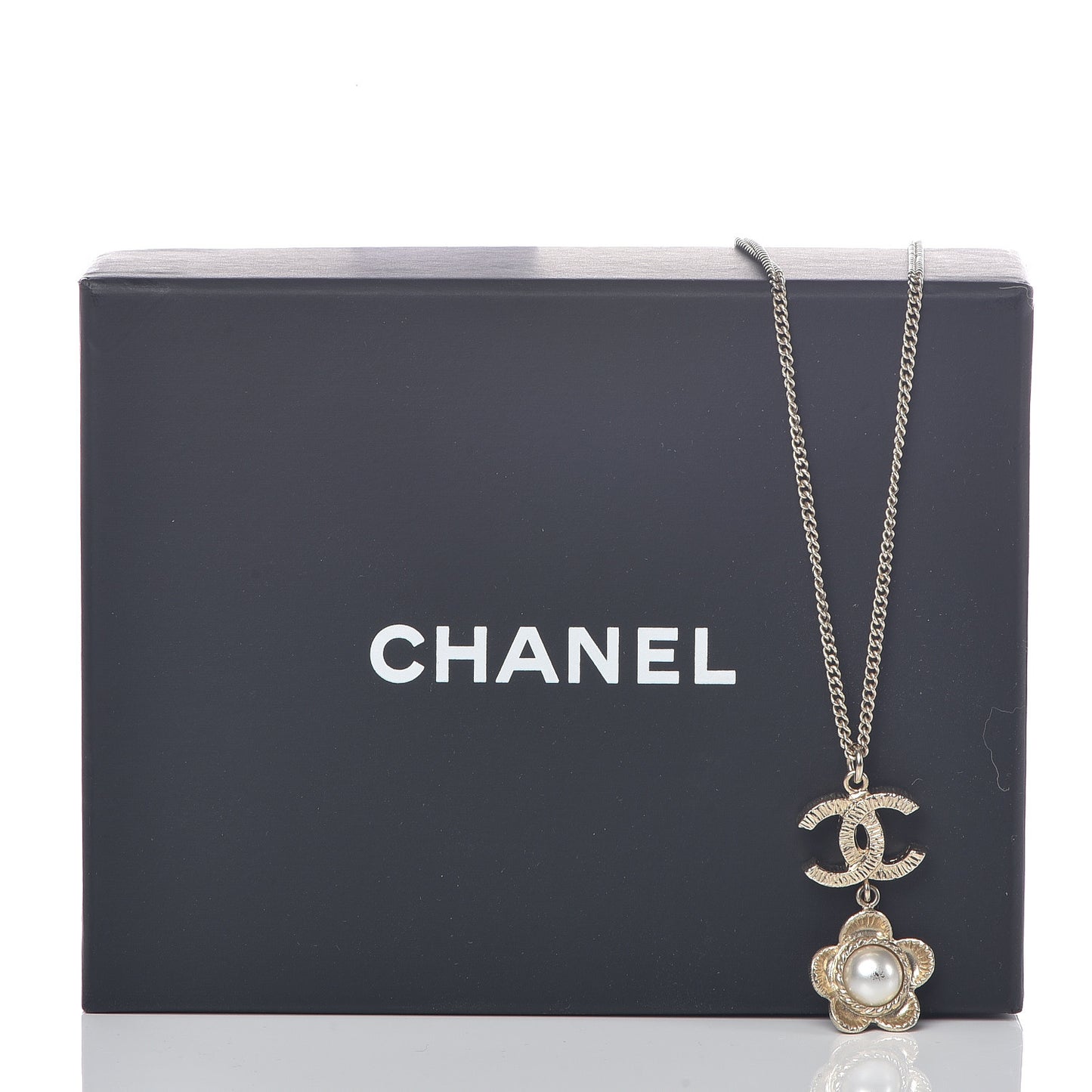Pearl CC Camellia Pendant Necklace Gold