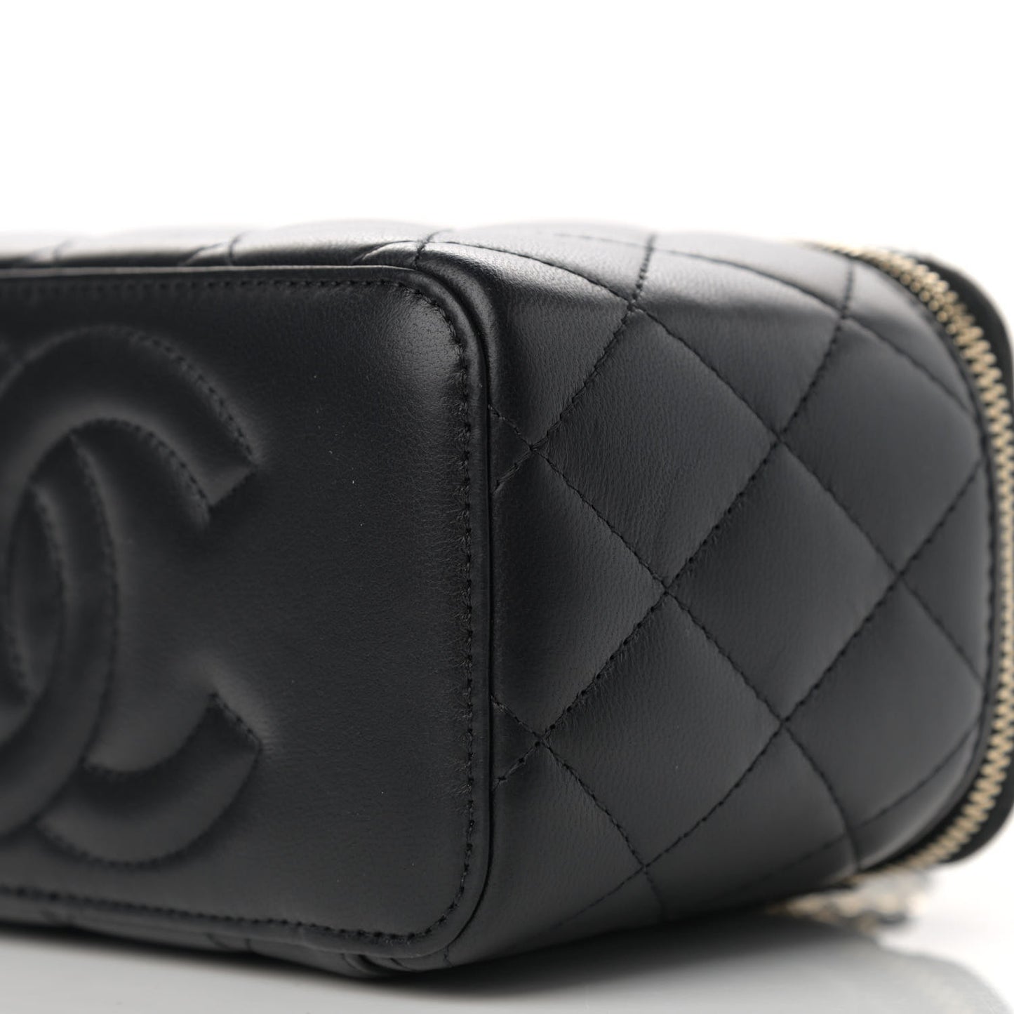 Lambskin Quilted Small Top Handle Vanity Case With Chain Black