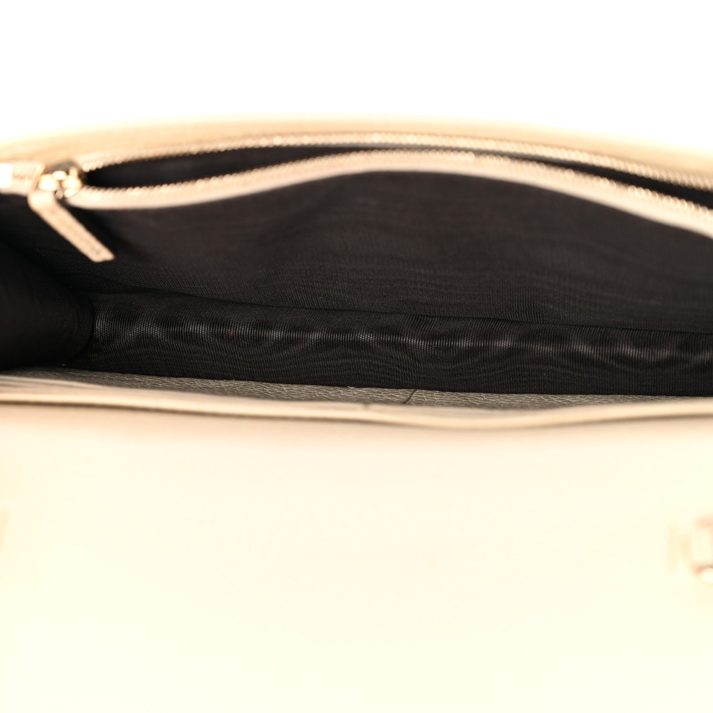 Pebbled Calfskin Soho Wallet on Chain Ivoire
