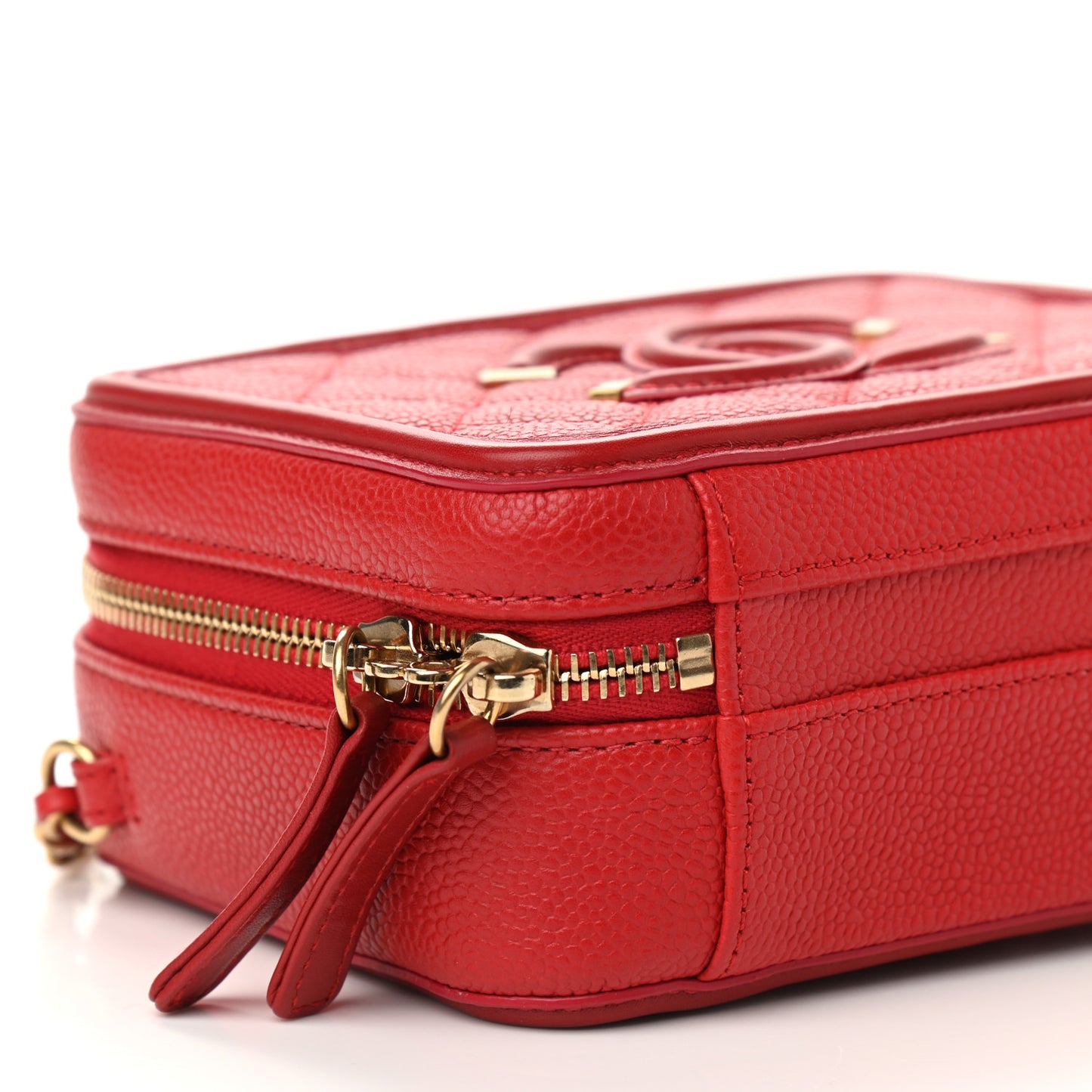 Caviar Quilted Small CC Filigree Vanity Case Red