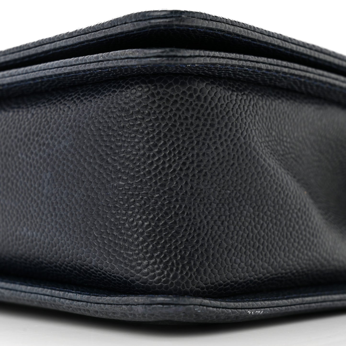 Caviar Quilted New Medium Boy Flap Navy