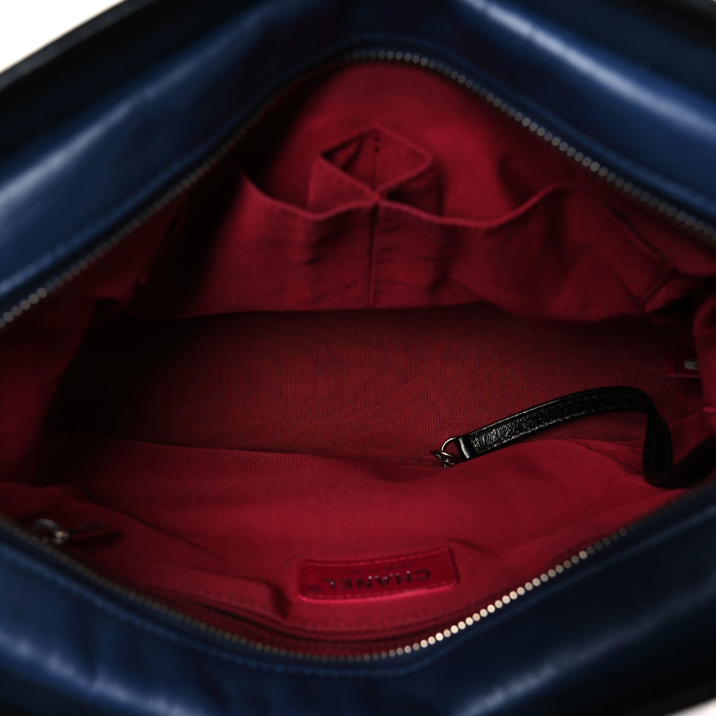 Aged Calfskin Quilted Medium Gabrielle Hobo Navy Black