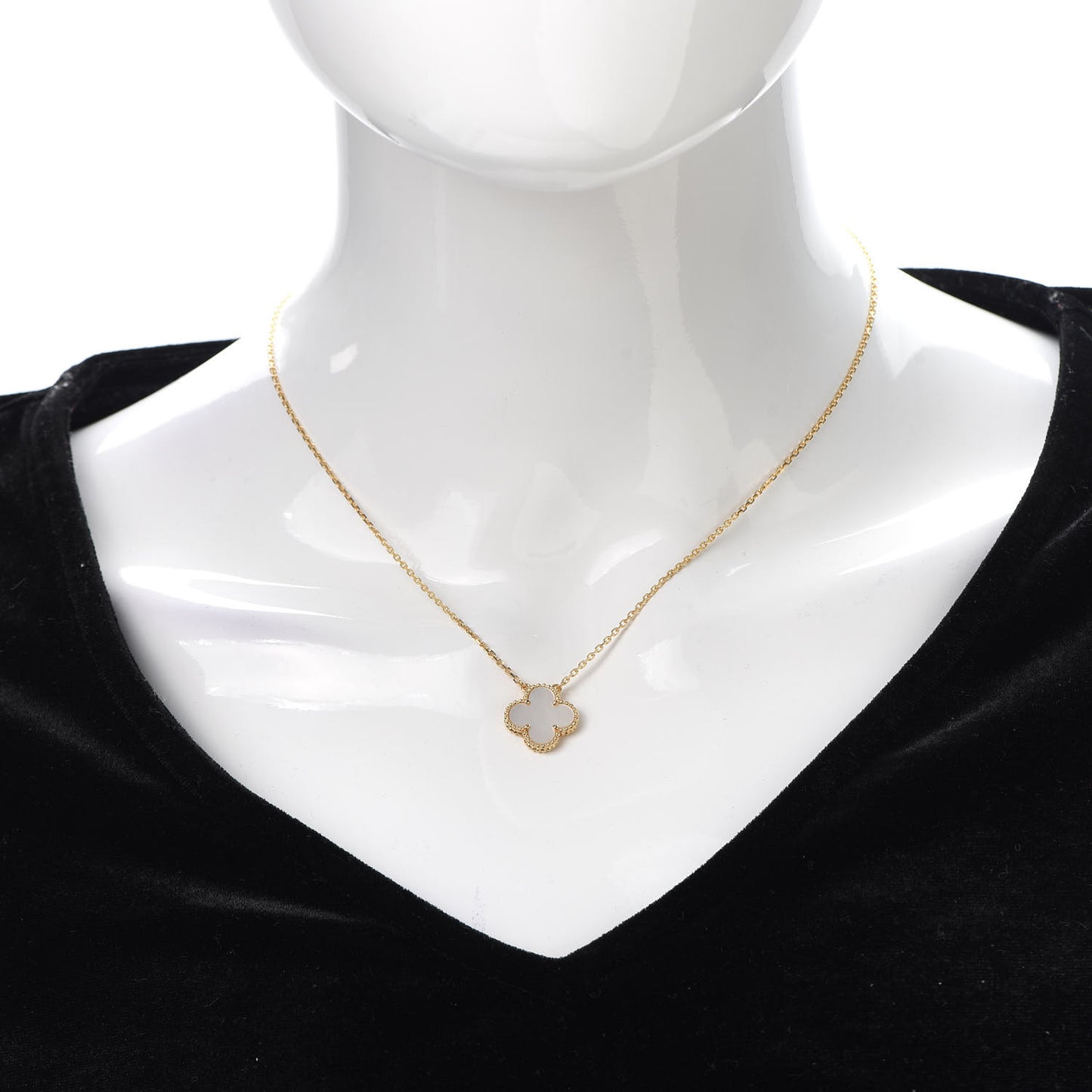 18K Yellow Gold Mother of Pearl Vintage Alhambra Pendant Necklace
