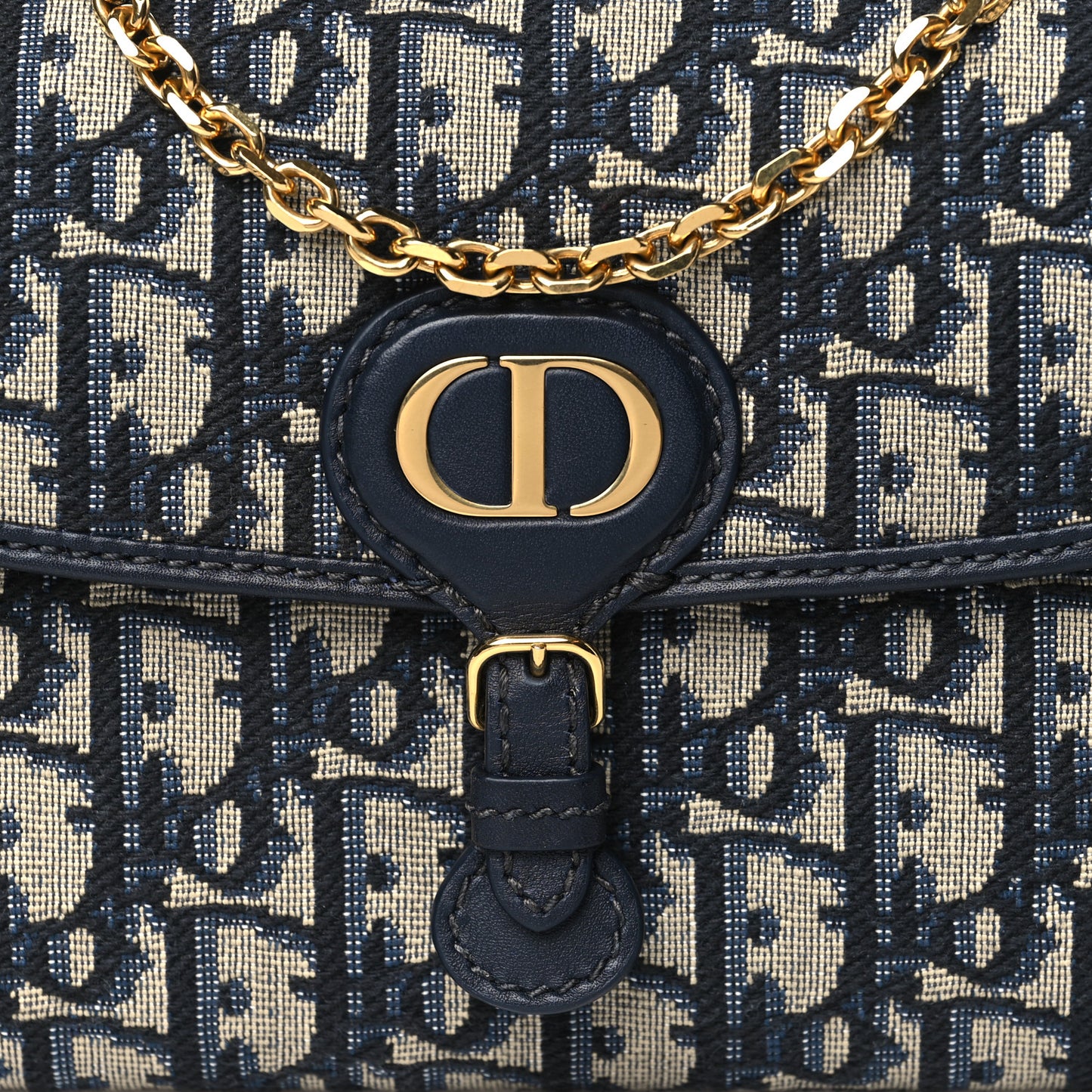 Oblique Bobby East West Pouch With Chain Blue
