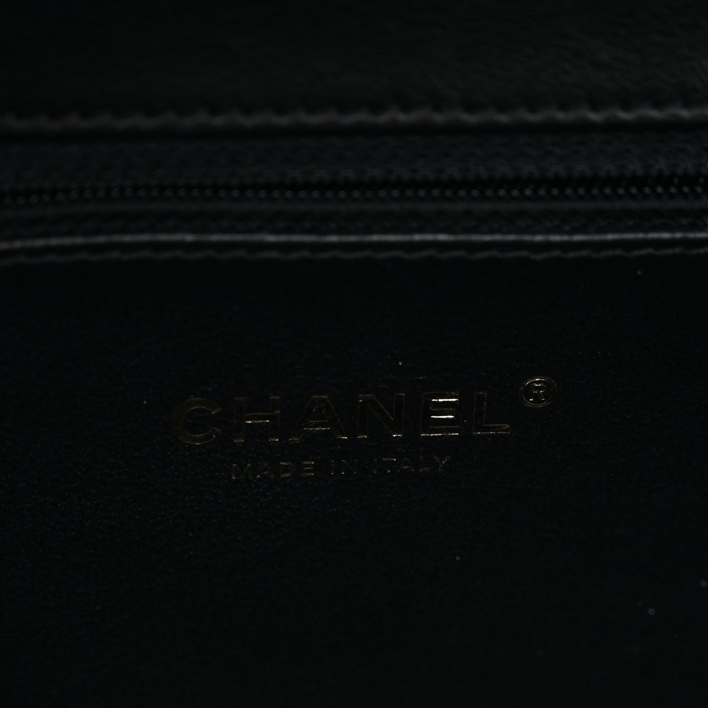 Caviar Quilted Medium CC Filigree Vanity Case Black