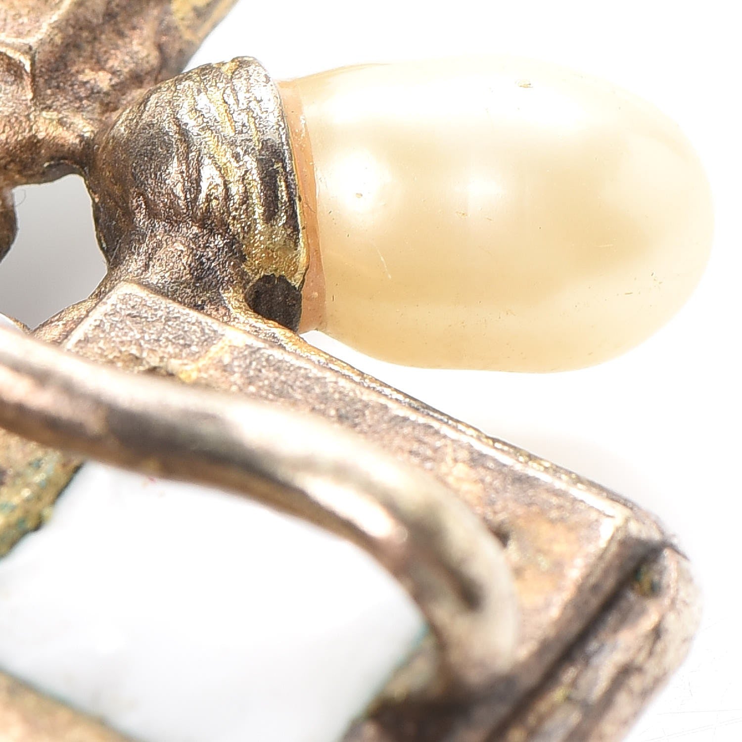 Chanel Gripoix Pearl Brooch Gold 10 of 12
