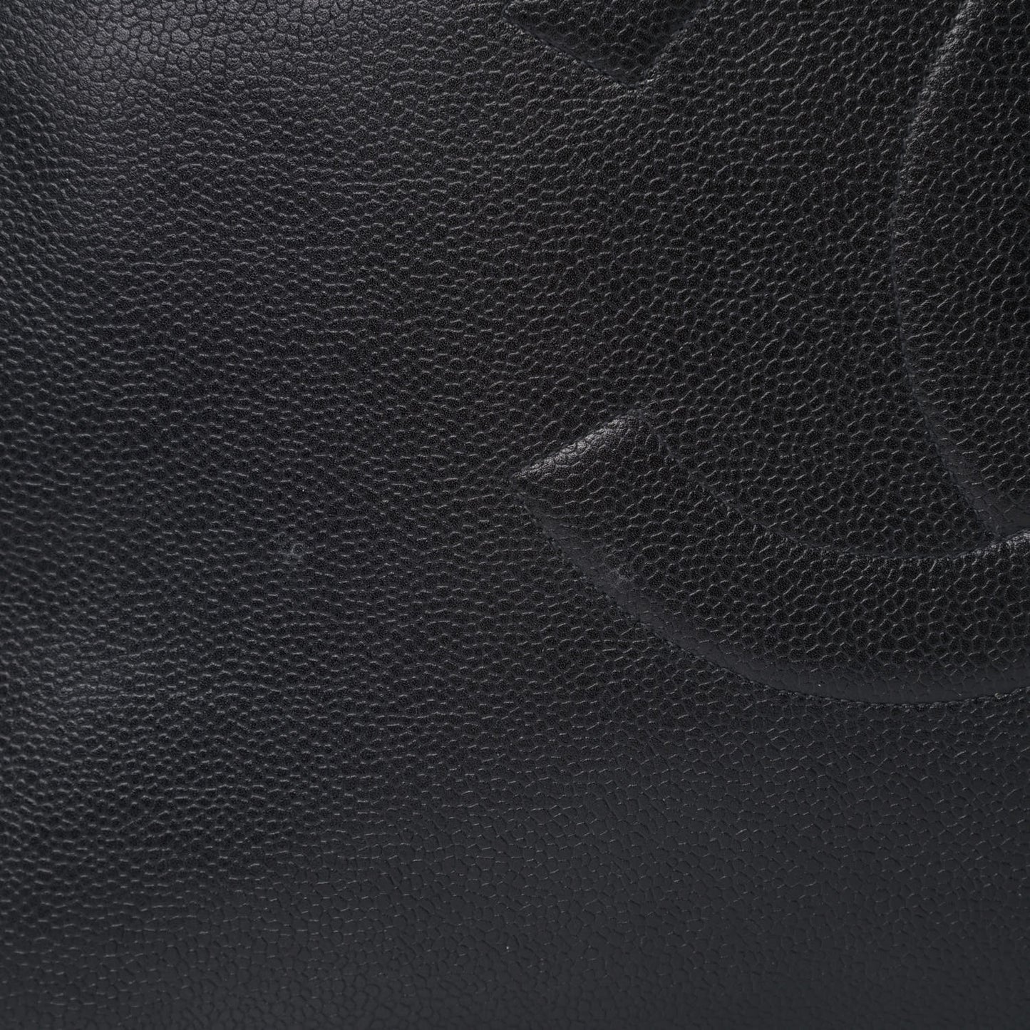 Caviar CC Tote Black