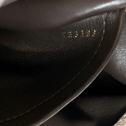 Louis Vuitton Taurillon Capucines MM Galet 9 of 10