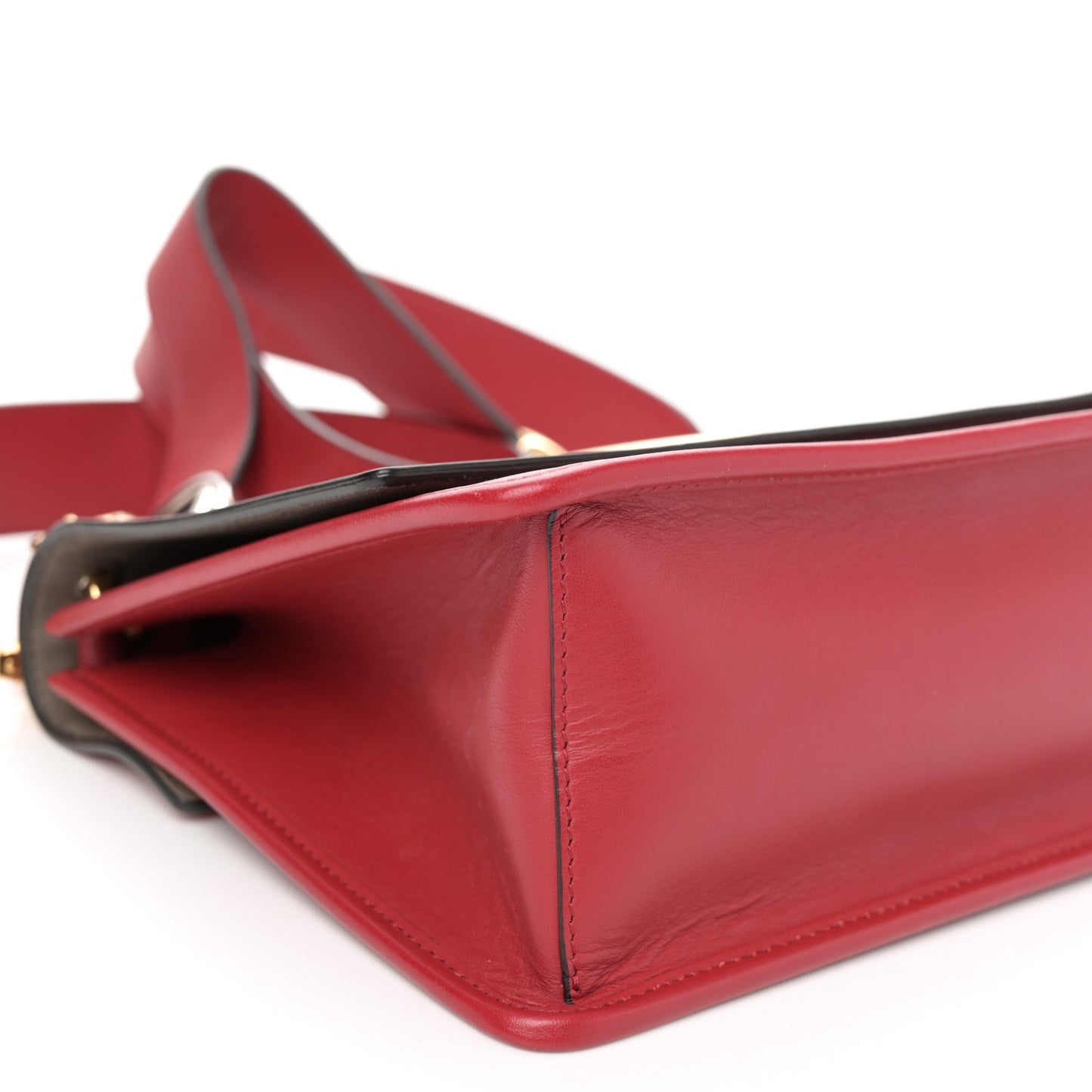 Vitello Century Opaco F is Fendi Kan I Shoulder Fragola