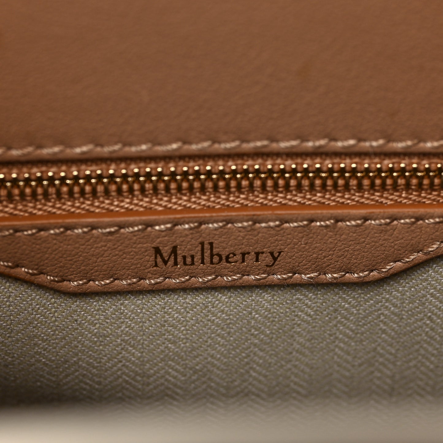 Heavy Grain Small Belted Bayswater Tote Beige