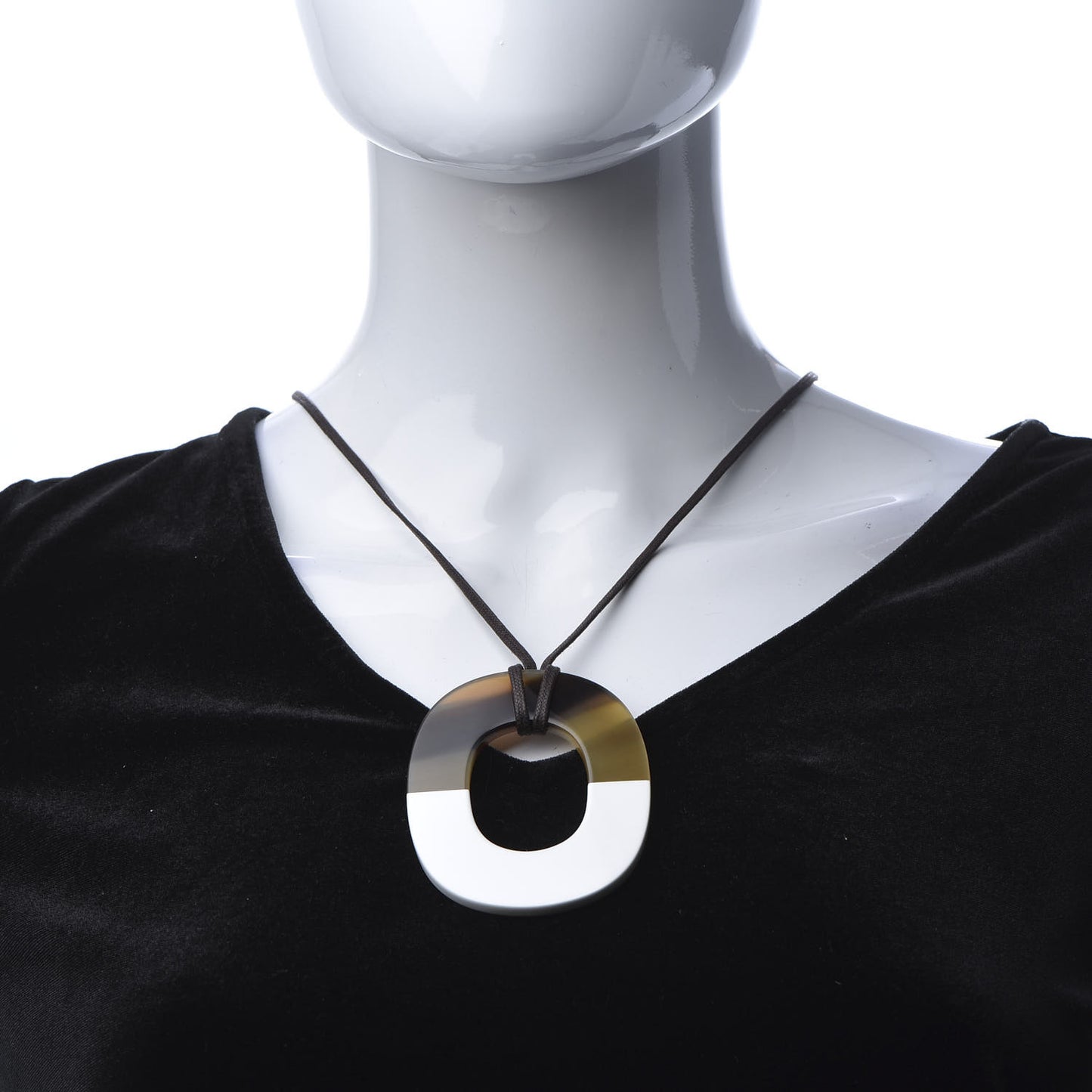 Buffalo Horn Isthme Pendant Necklace