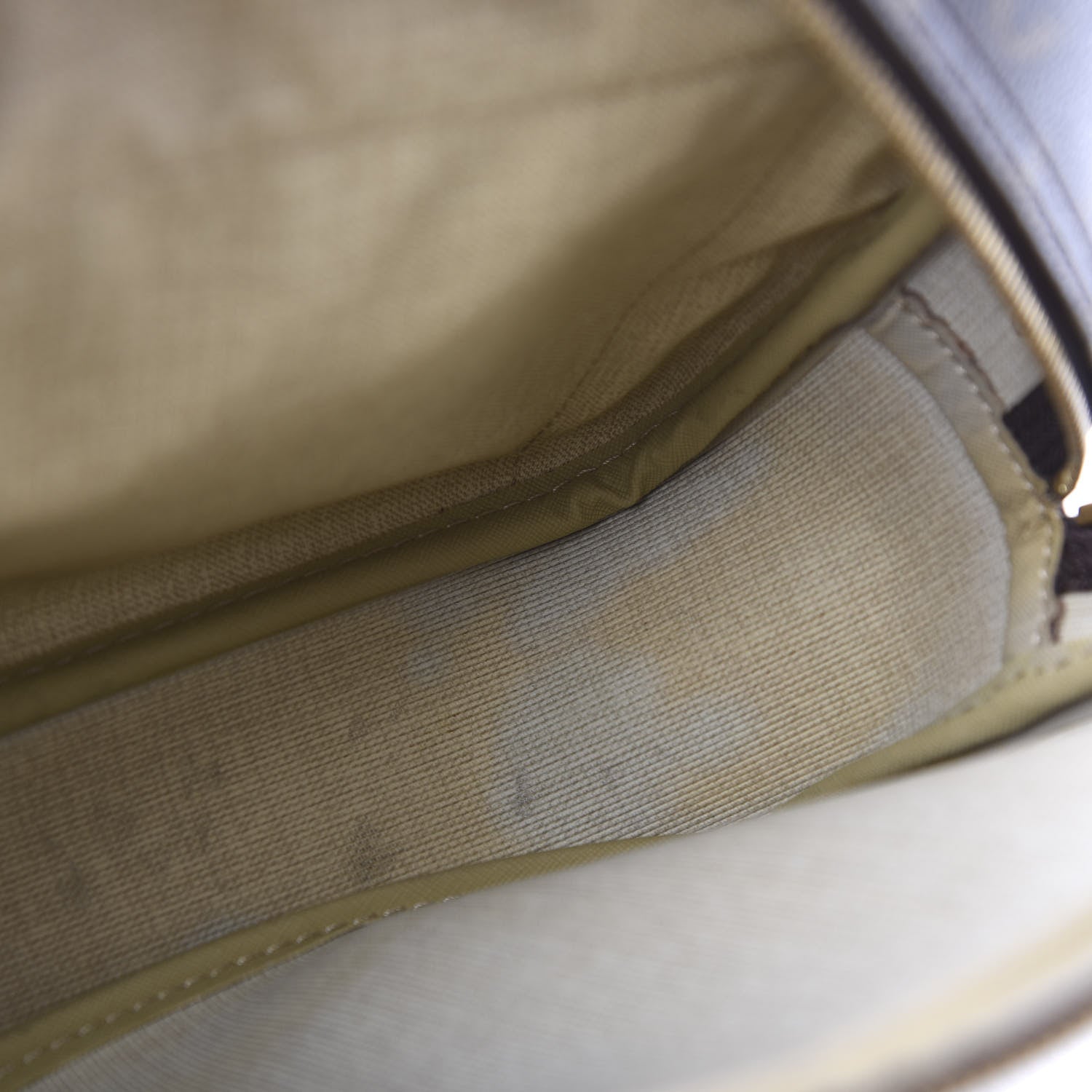 Louis Vuitton Monogram Reporter PM 7 of 11