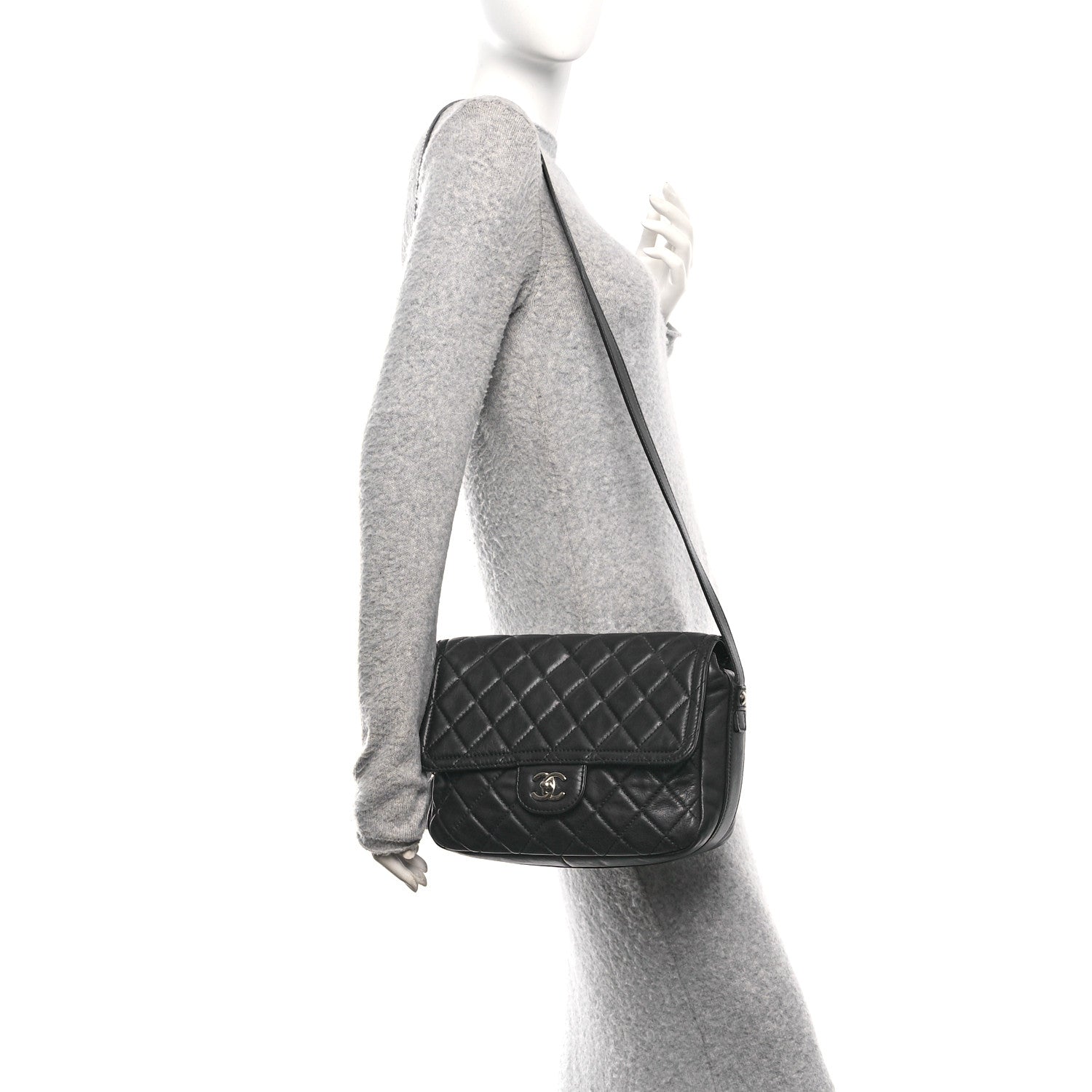 Chanel Lambskin Quilted Messenger Bag Dark Navy 2 of 11
