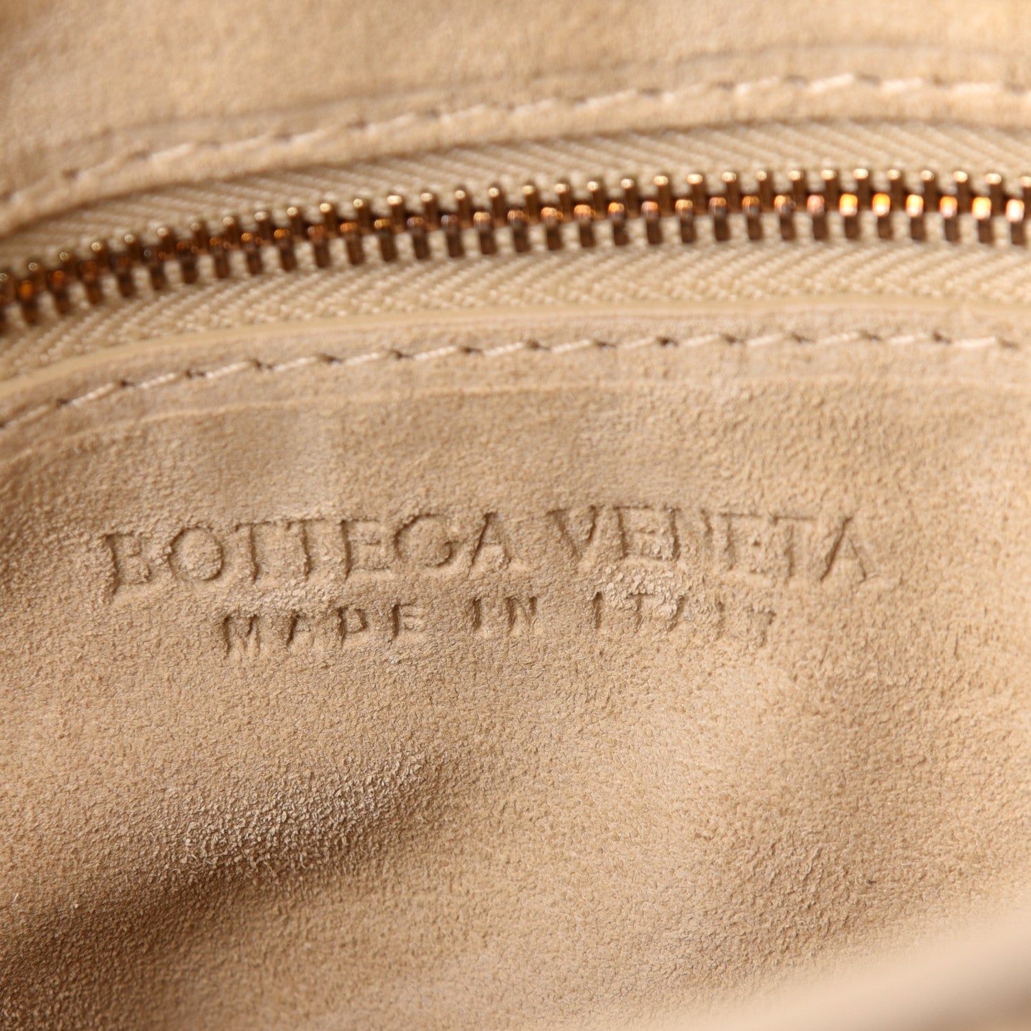 Bottega Veneta Suede Calfskin Maxi Intrecciato Padded Cassette Crossbody Bag Sand 5 of 9