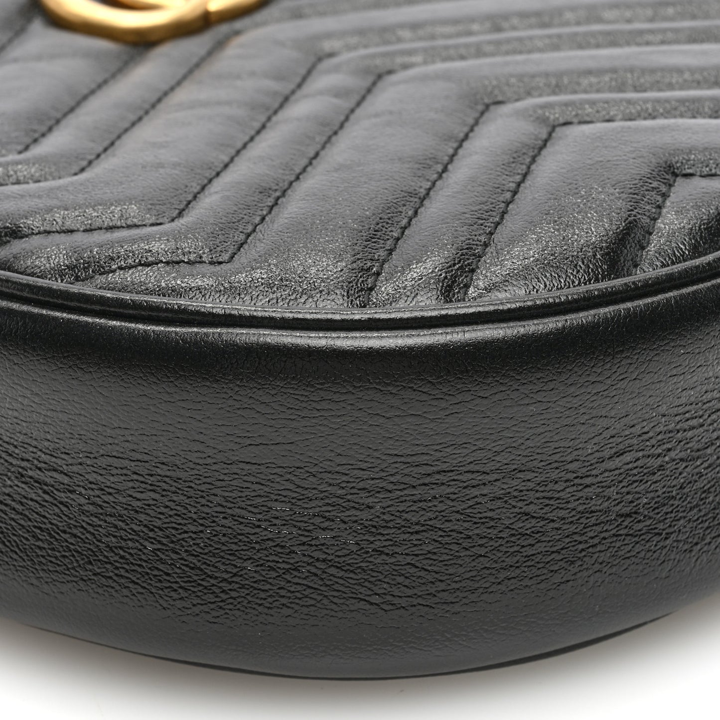Azalea Calfskin Matelasse Heart Mini GG Marmont Round Shoulder Bag Black