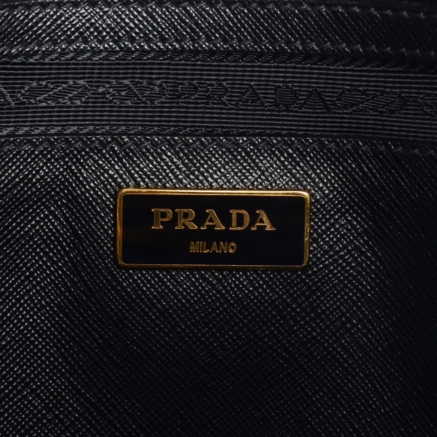 Saffiano Lux Bi-Color Tote Nero Talco