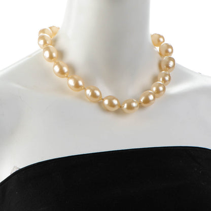Chanel Irregular Pearl Necklace Gold 2 of 5