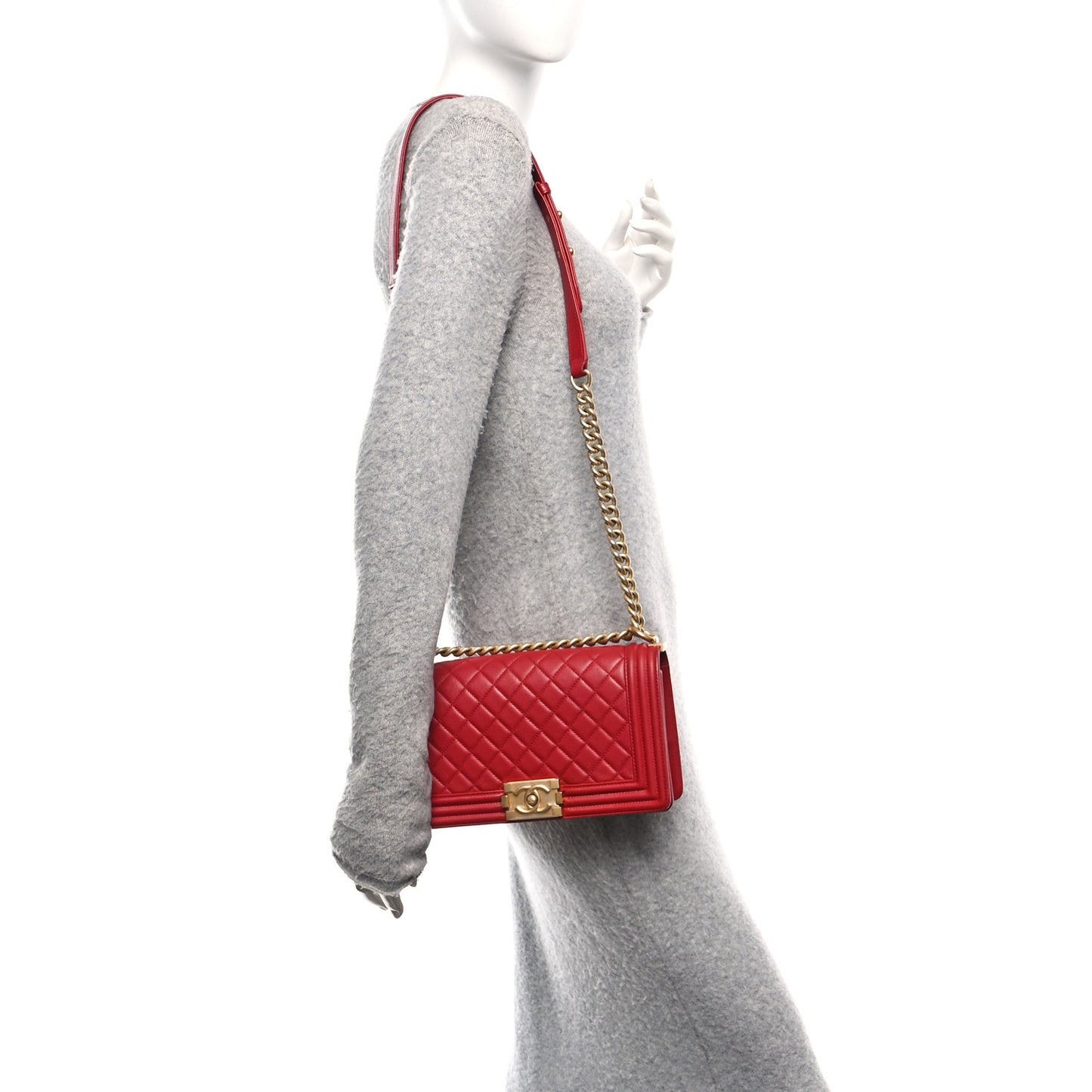 Caviar Quilted Medium Boy Flap Red