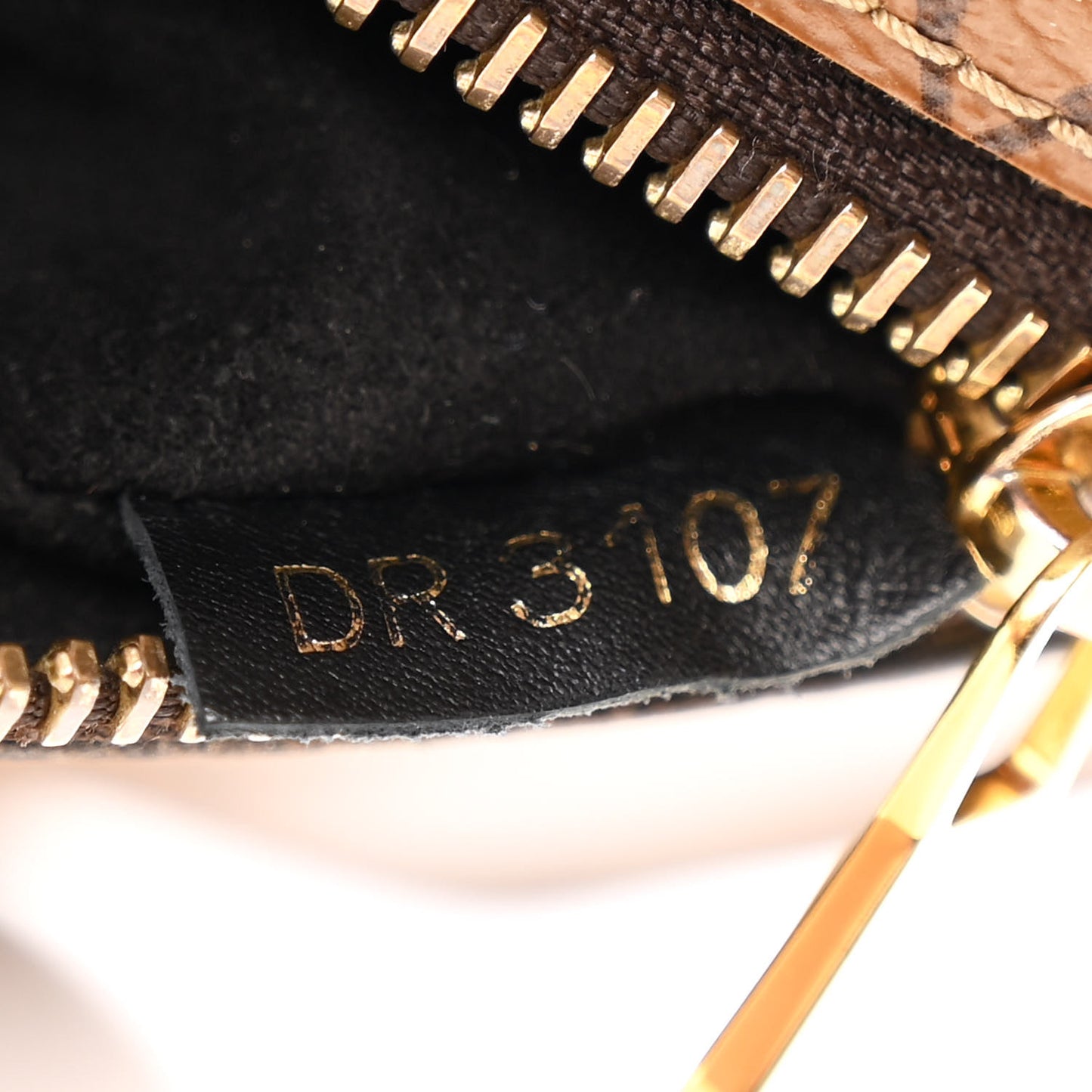 Reverse Monogram Pochette Metis
