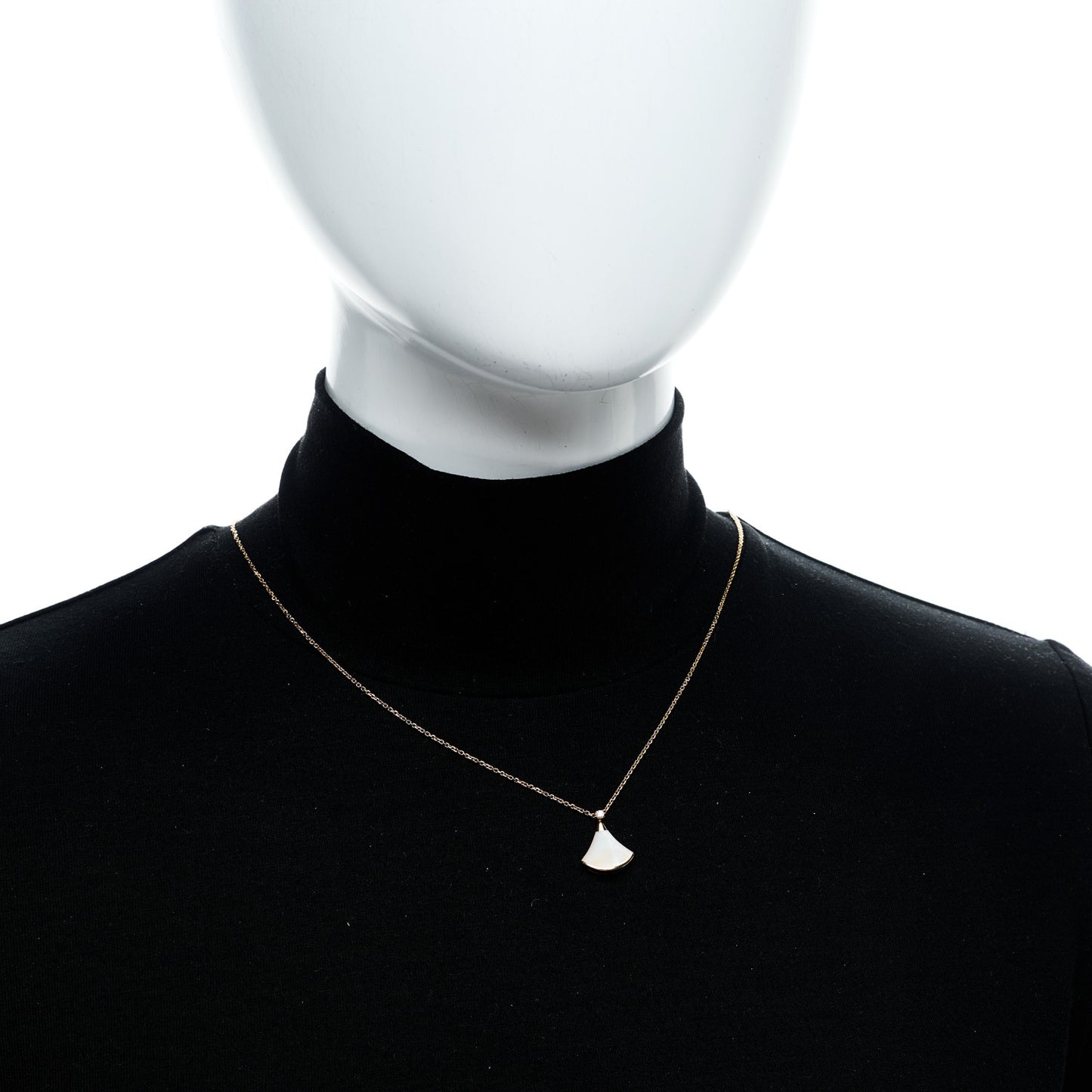 18K Rose Gold Diamond Mother of Pearl Small Divas' Dream Pendant Necklace