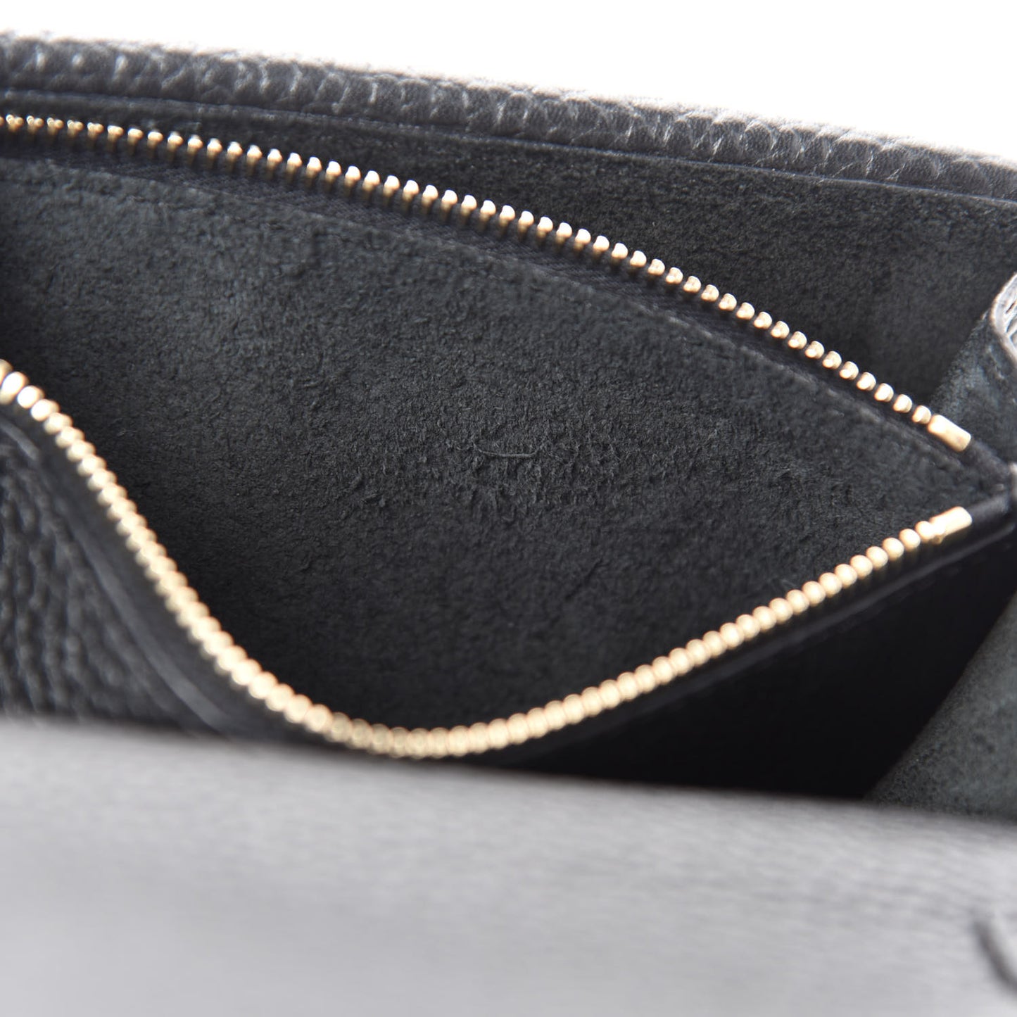 Pebbled Calfskin Rockstud Wallet on Chain Black
