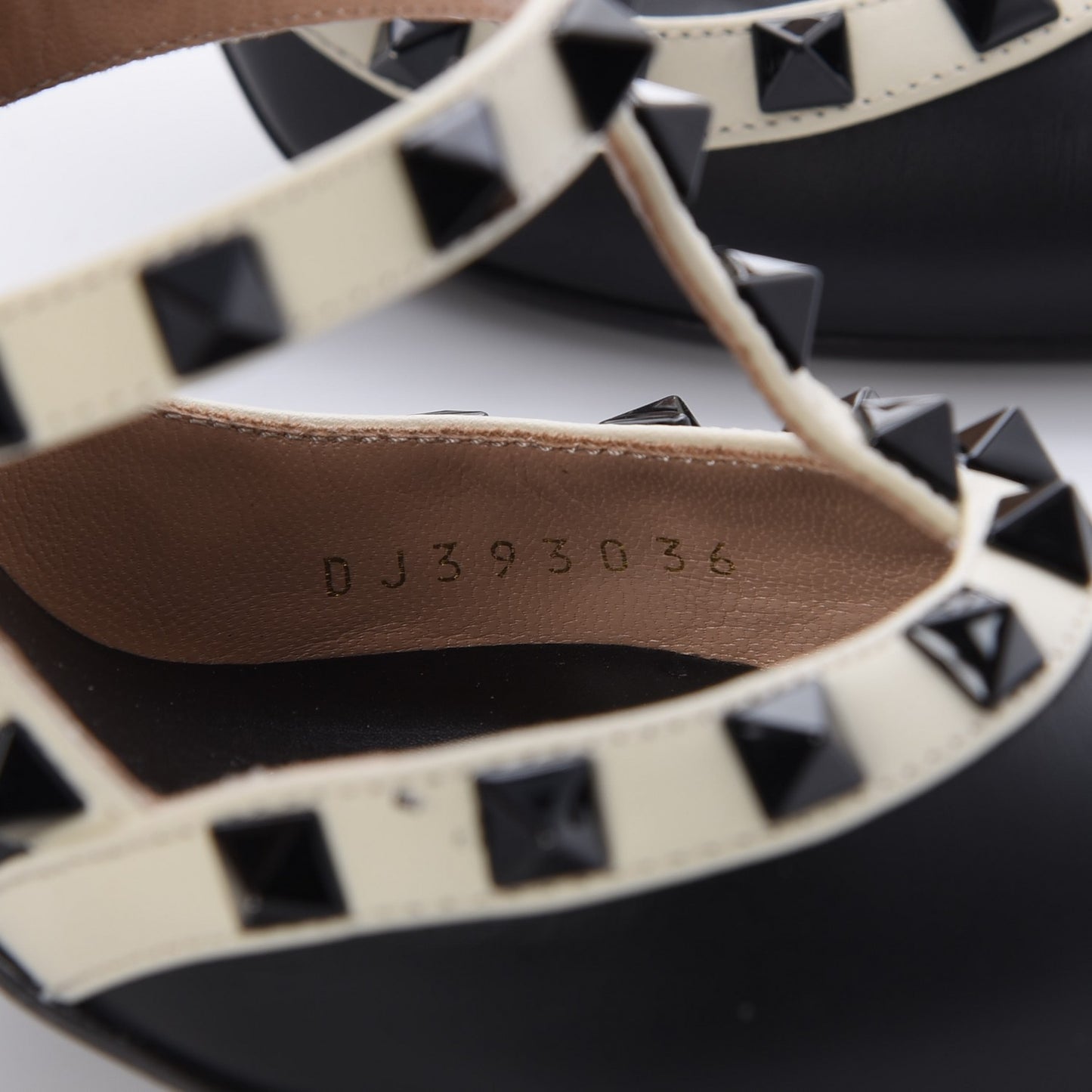 Calfskin Rockstud Ankle Strap Pumps 36 Black Ivory
