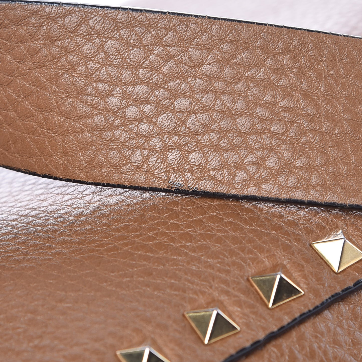 Pebbled Calfskin Small Rockstud Flip-Lock Messenger Bag Light Cuir