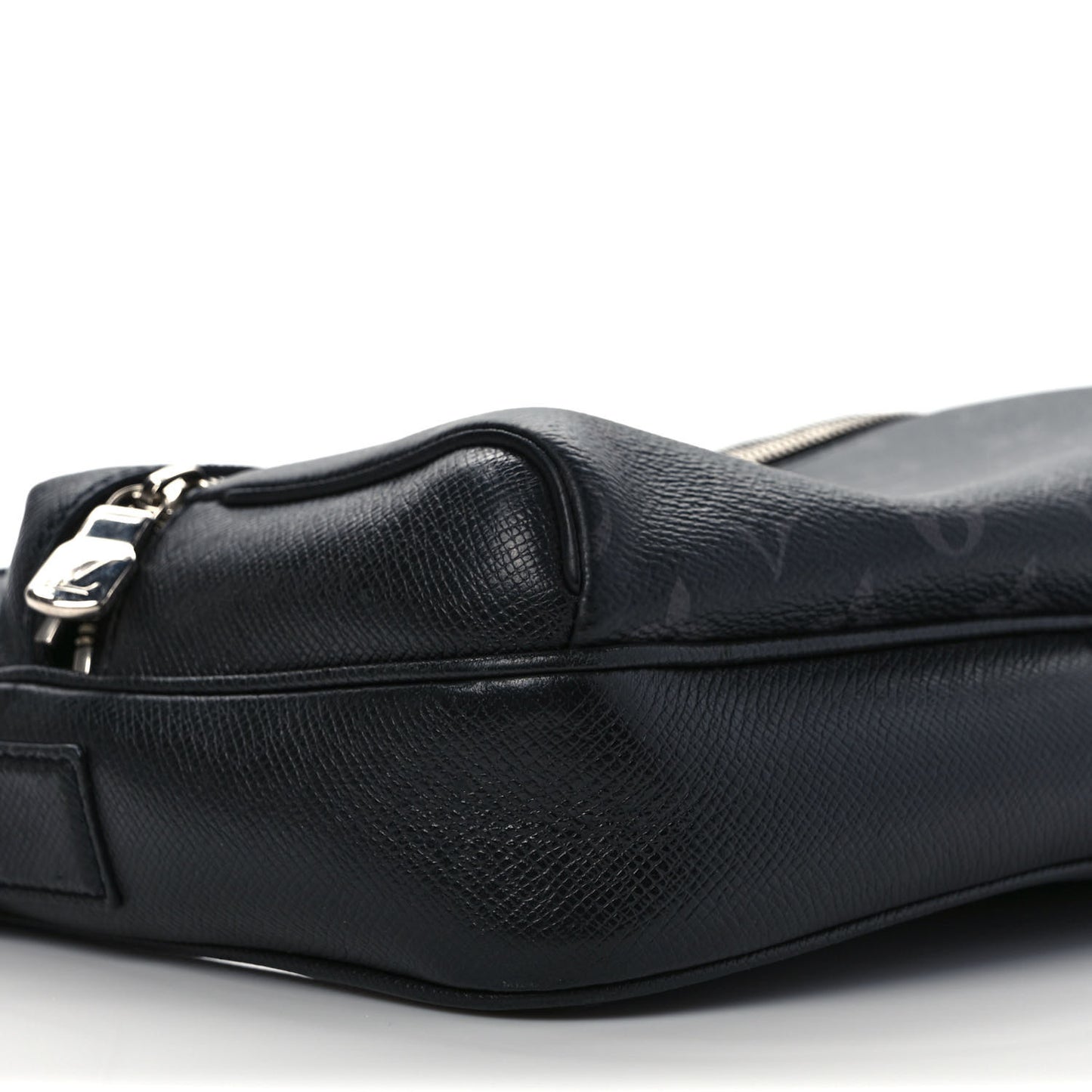 Taiga Monogram Eclipse Outdoor Messenger Black