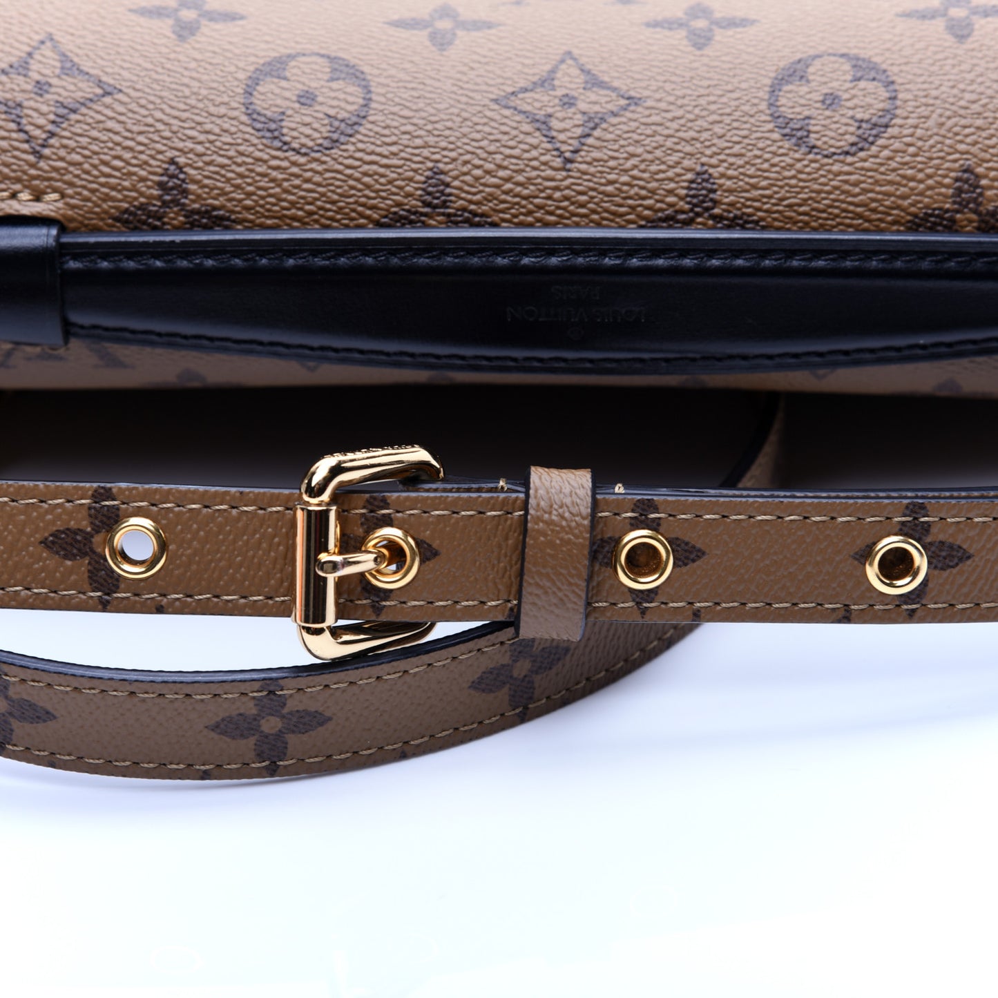 Reverse Monogram Pochette Metis