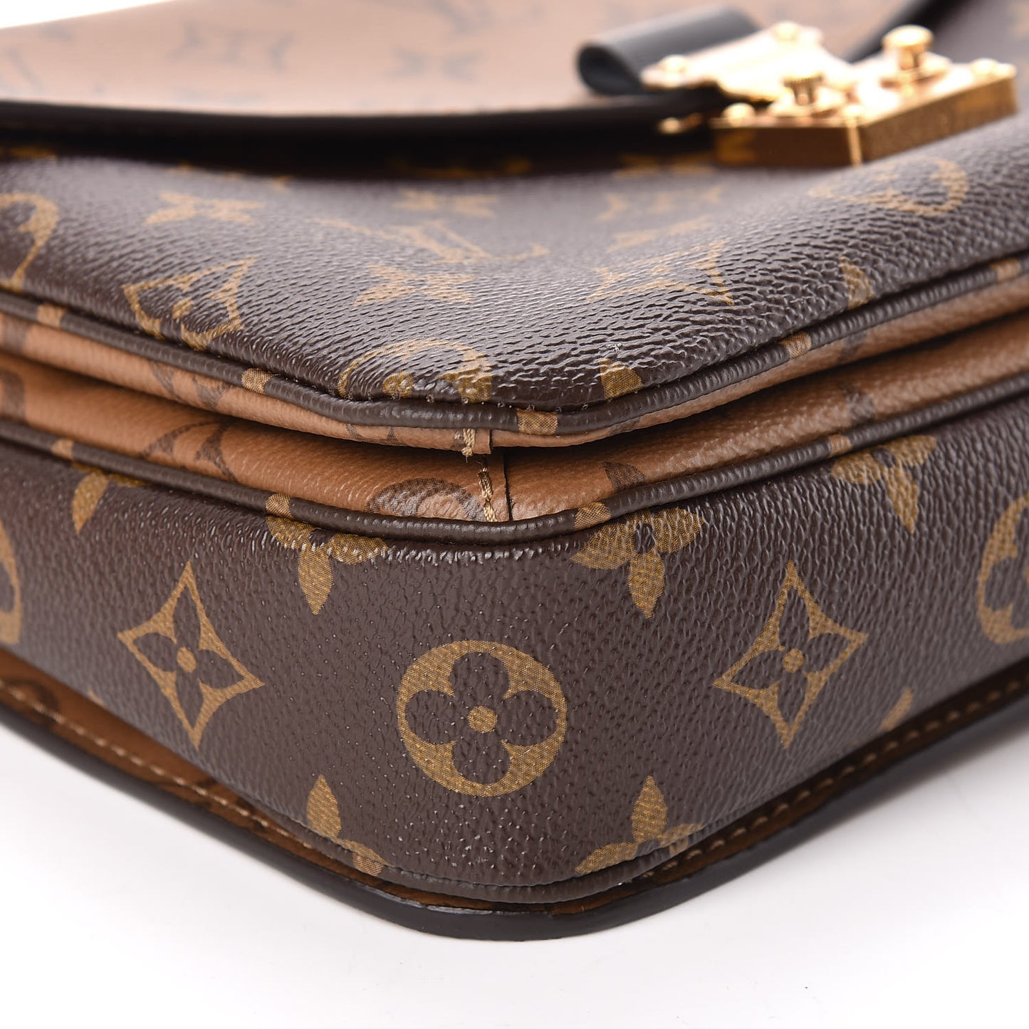Reverse Monogram Pochette Metis