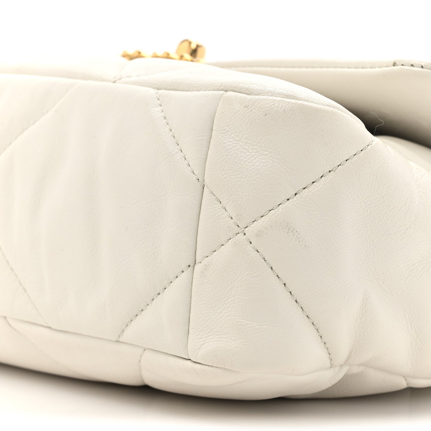 Lambskin Quilted Medium Chanel 19 Flap White