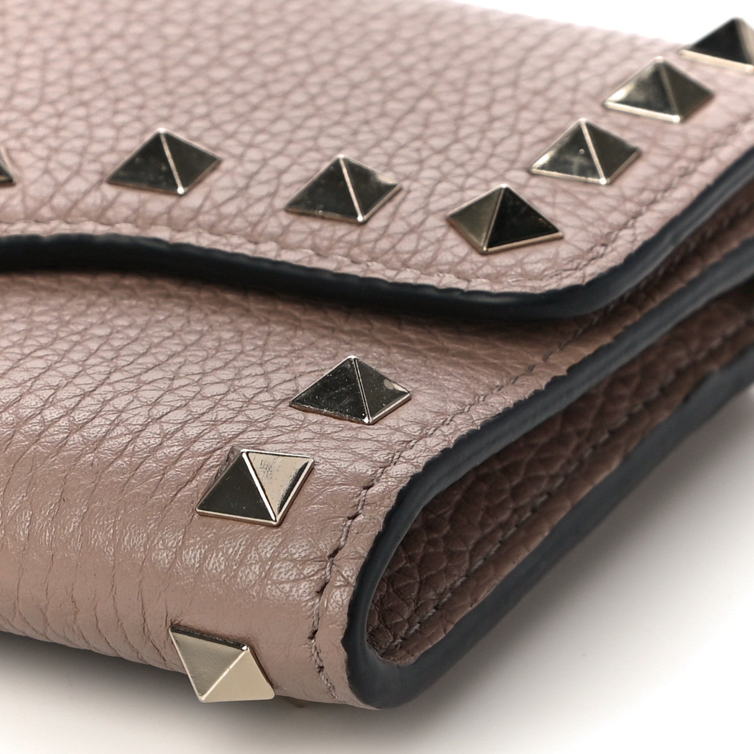 Valentino Garavani Pebbled Calfskin Rockstud Flip Lock Wallet On Chain Poudre 9 of 9