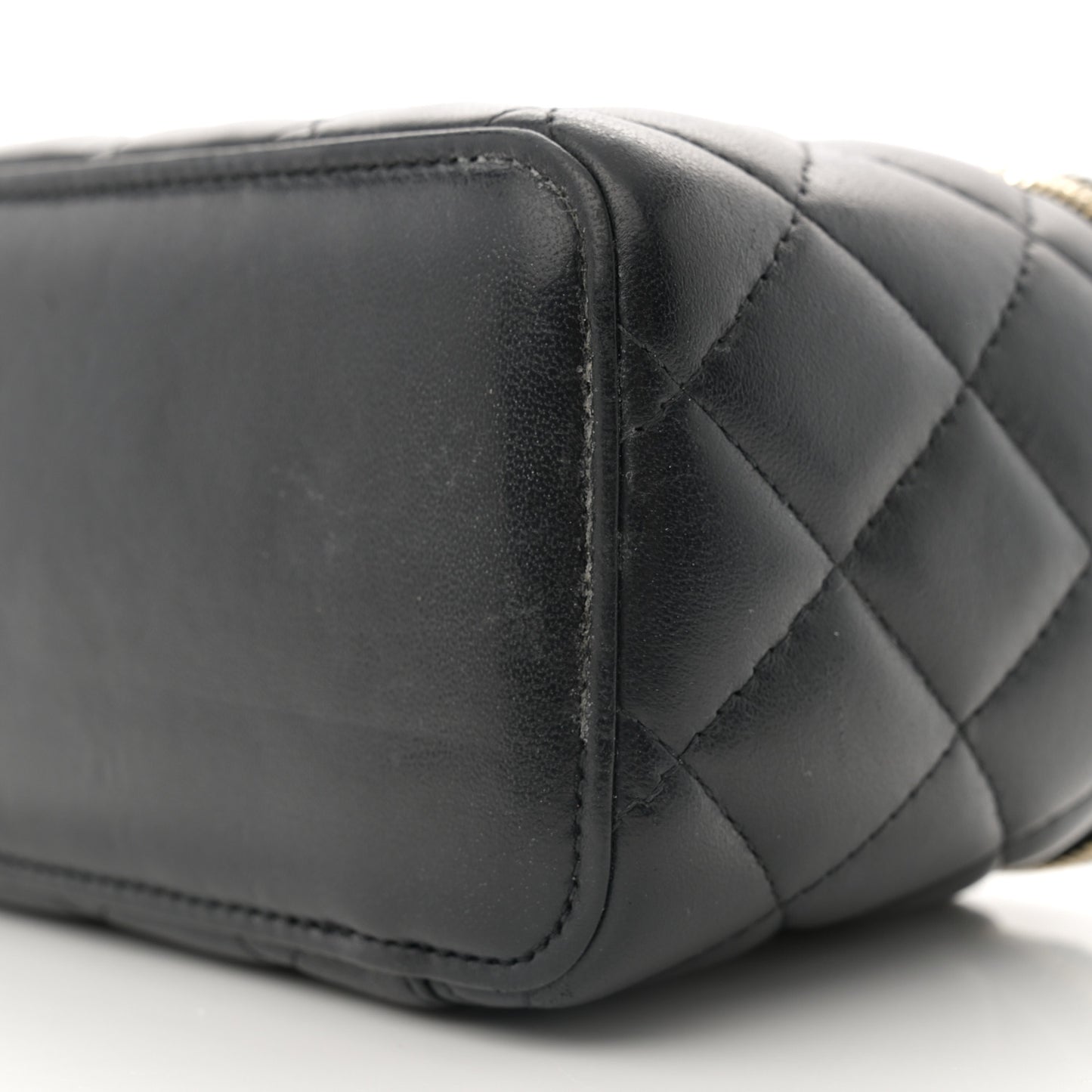 Lambskin Quilted Small Vanity Case With Chain Black
