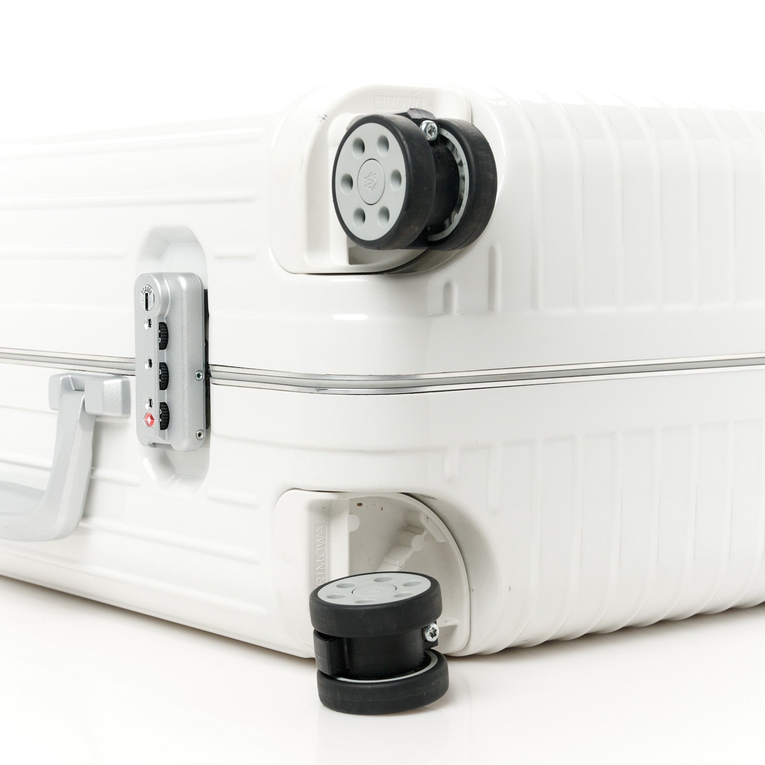 Rimowa Gloss Polycarbonate Aluminum Hybrid Cabin Gloss White 9 of 14