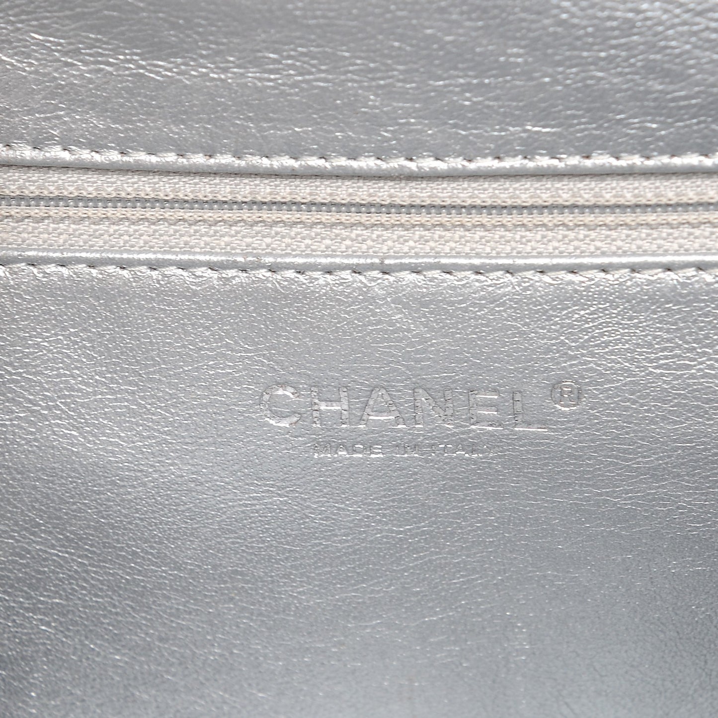 Patent Luxe Ligne Large Flap Black