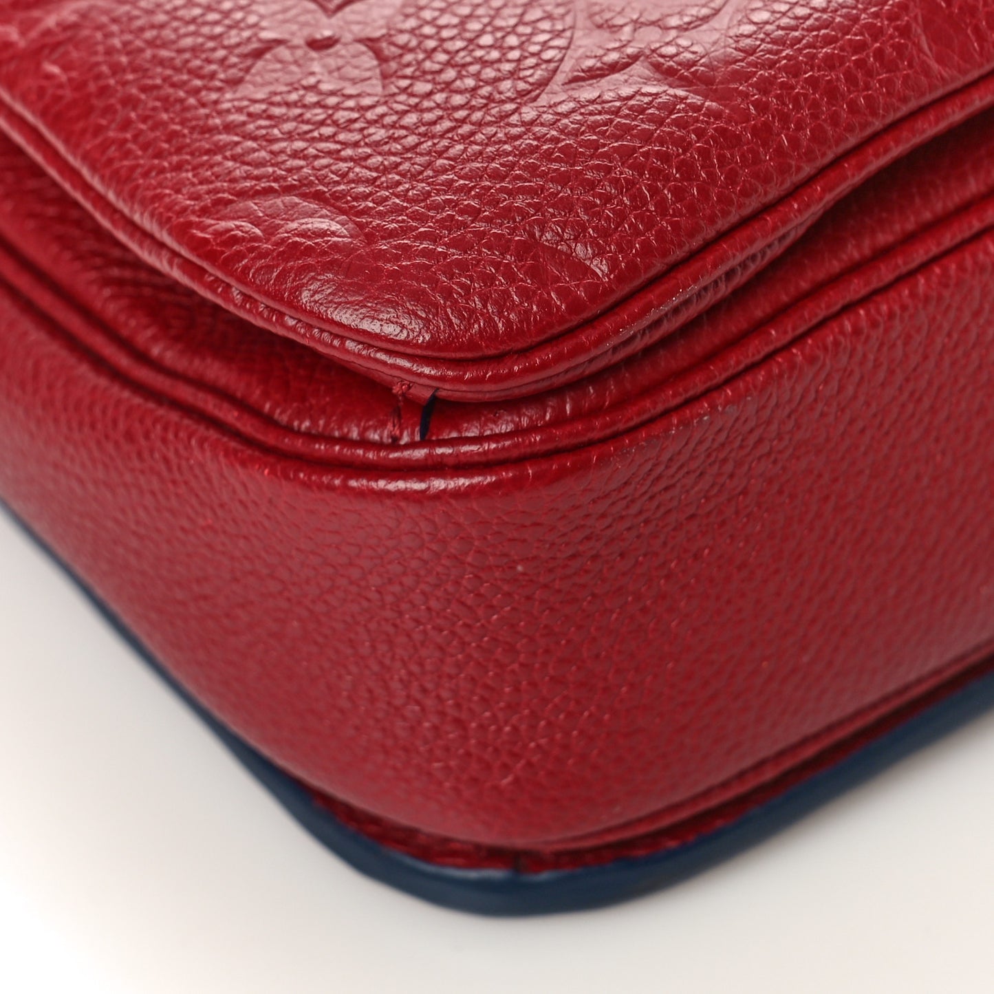 LOUIS VUITTON Empreinte Pochette Metis Cherry Berry