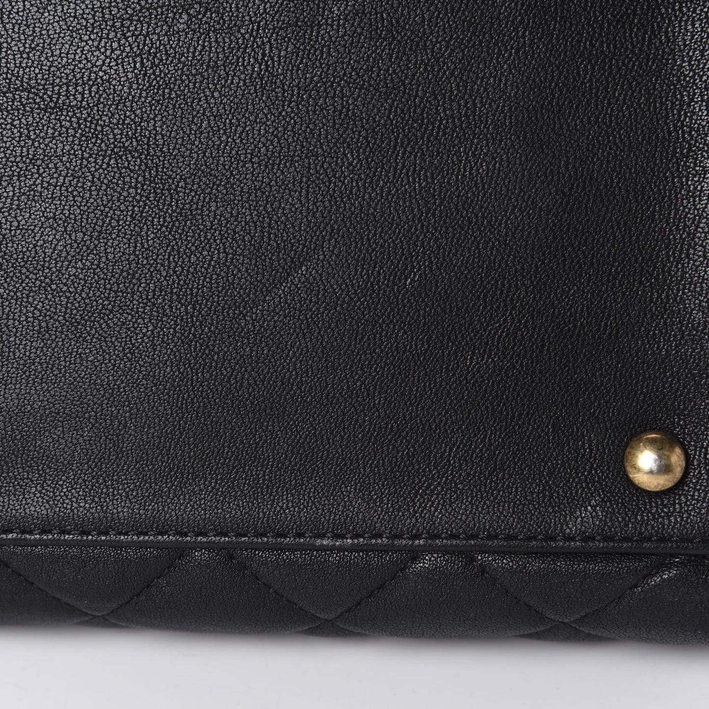 Shiny Sheepskin Quilted Large Trapezio Flap Black