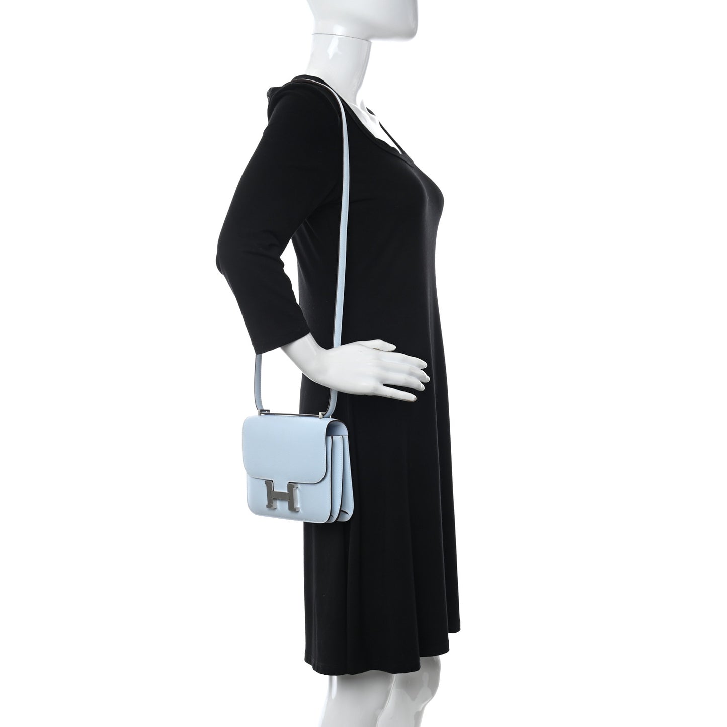 Epsom Constance 18 Bleu Brume