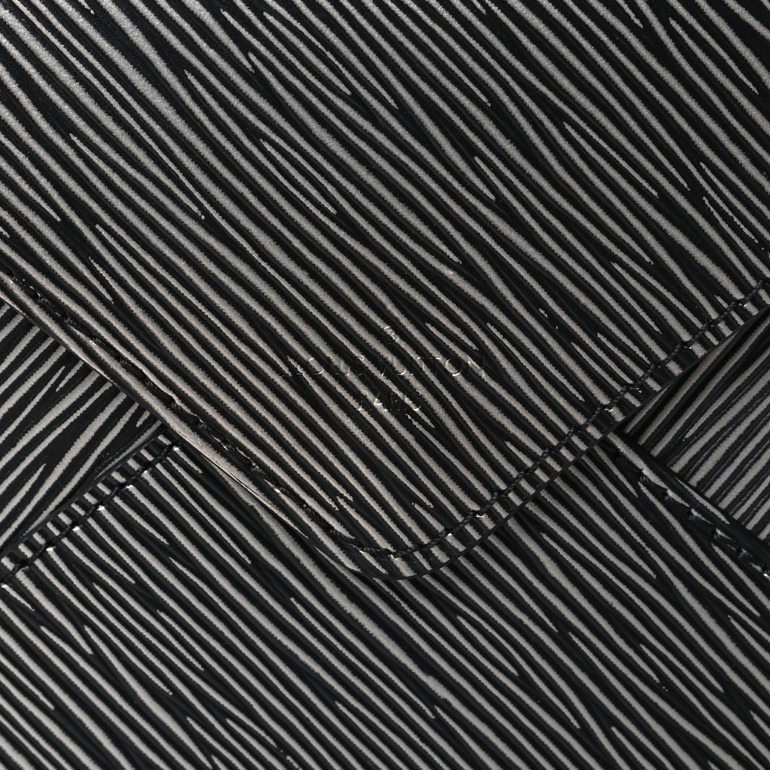 Louis Vuitton Metallic Epi Medium Kirigami Pochette Insert Platine 6 of 9