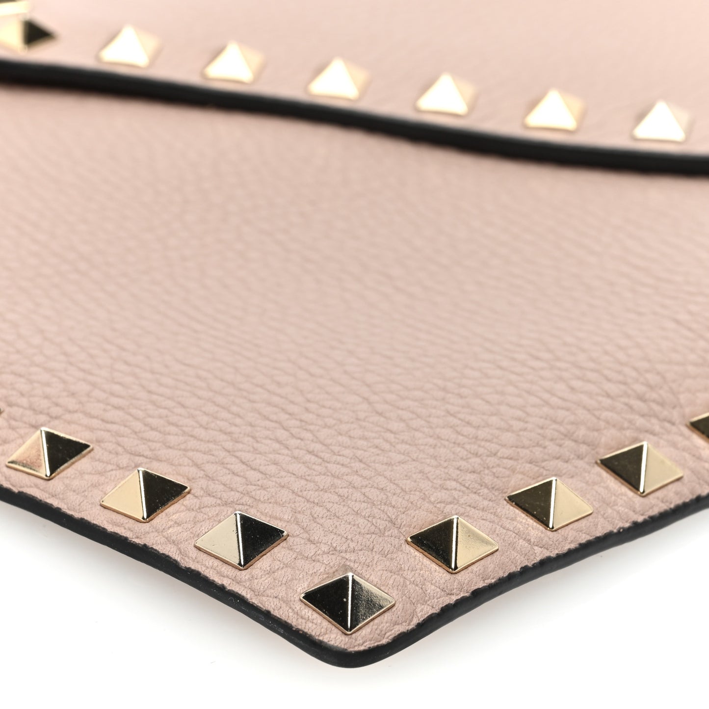 Pebbled Calfskin Large Rockstud Envelope Clutch Poudre