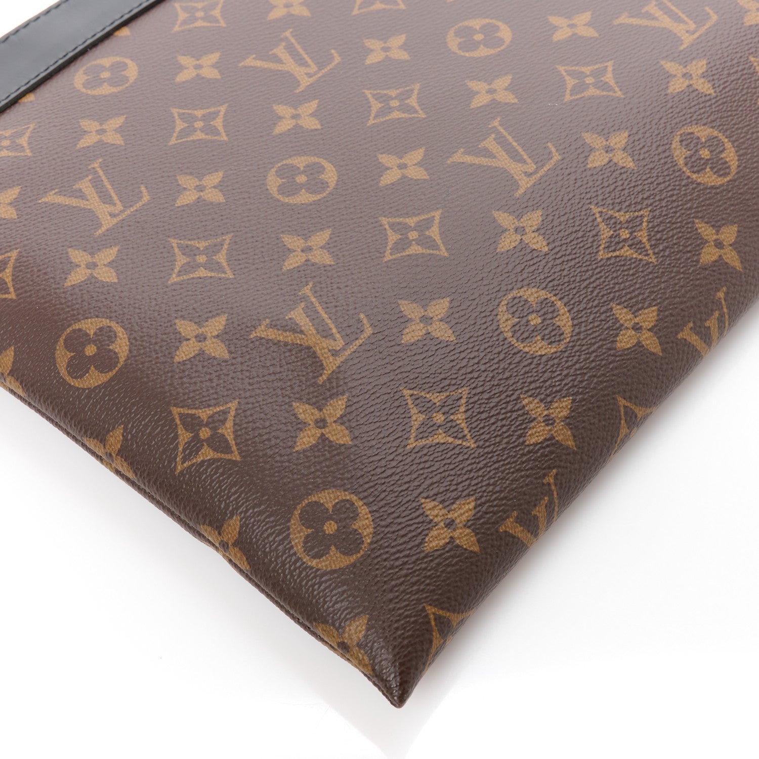 Louis Vuitton Monogram Discovery Pochette GM 11 of 12