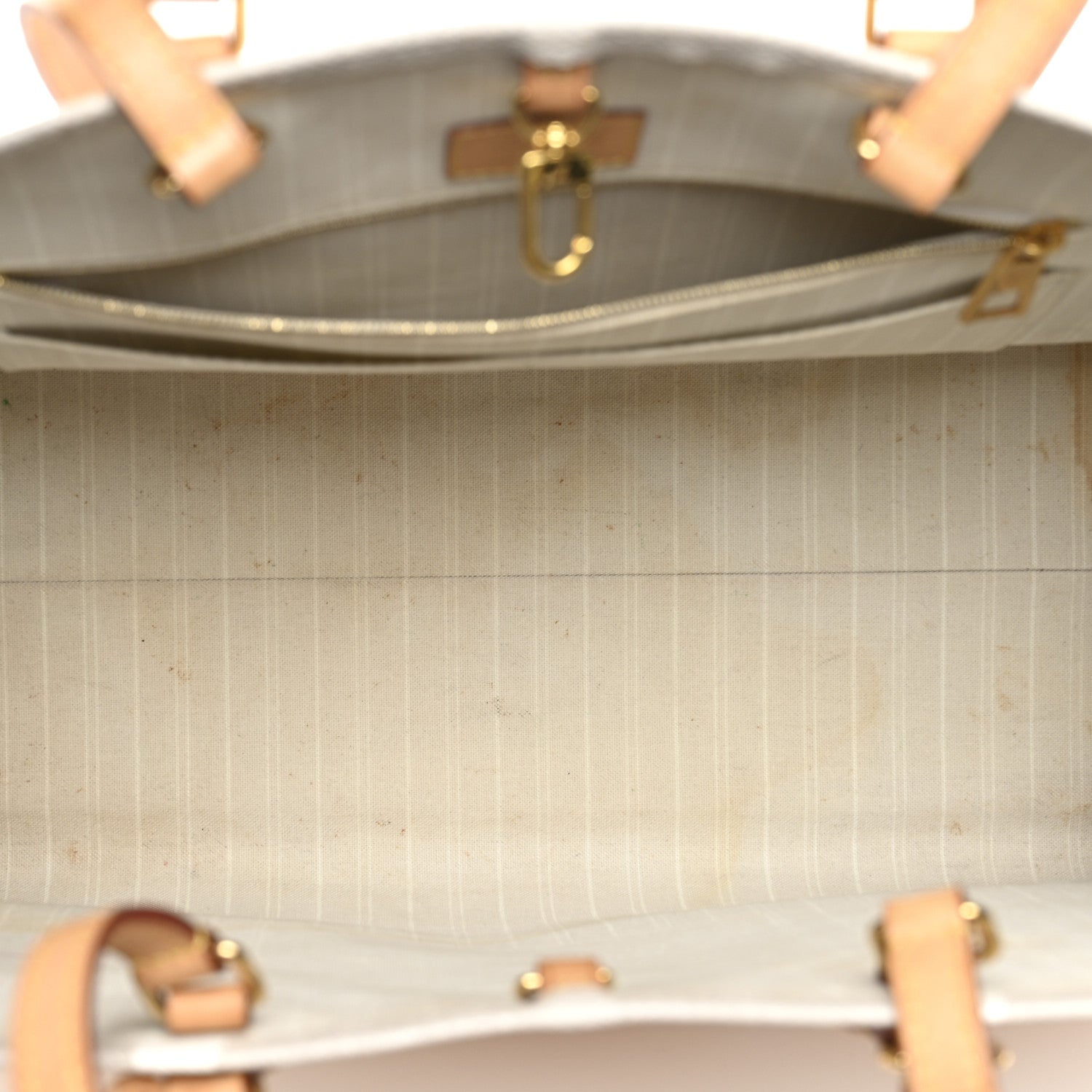 Louis Vuitton Monogram Giant By The Pool Onthego GM Brume 5 of 14