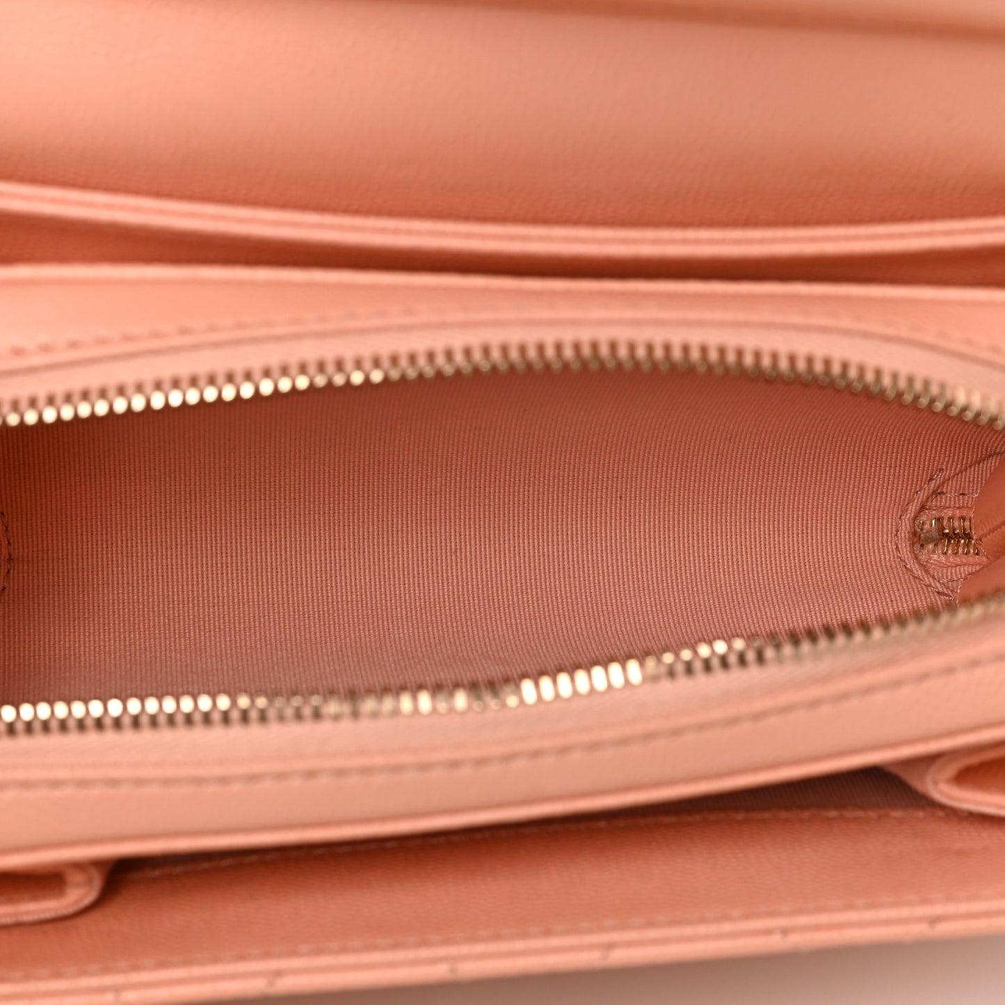 Caviar Quilted Like A Wallet Flap Coral