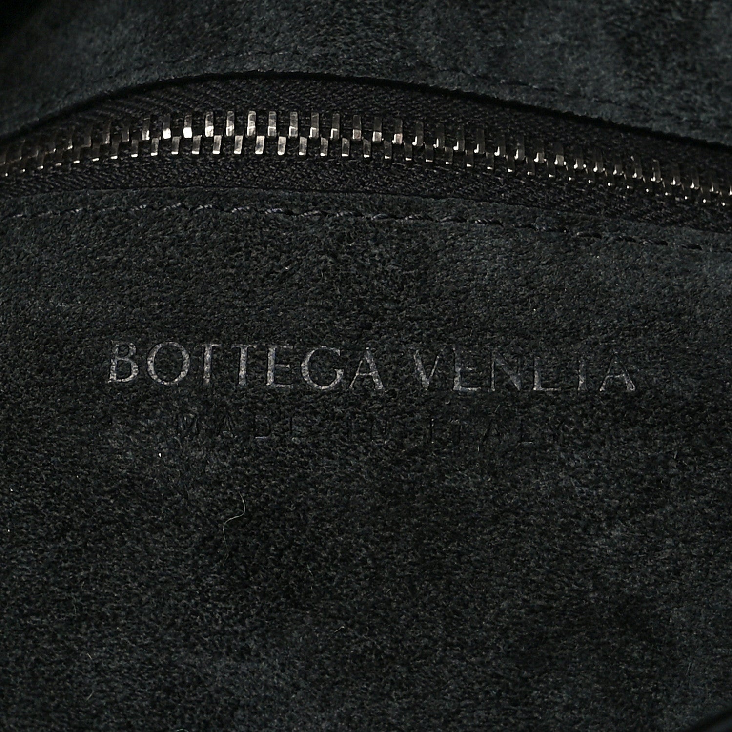 Bottega Veneta Metallic Crushed Calfskin Maxi Intrecciato Cassette Crossbody Bag Chlorophyll 6 of 9