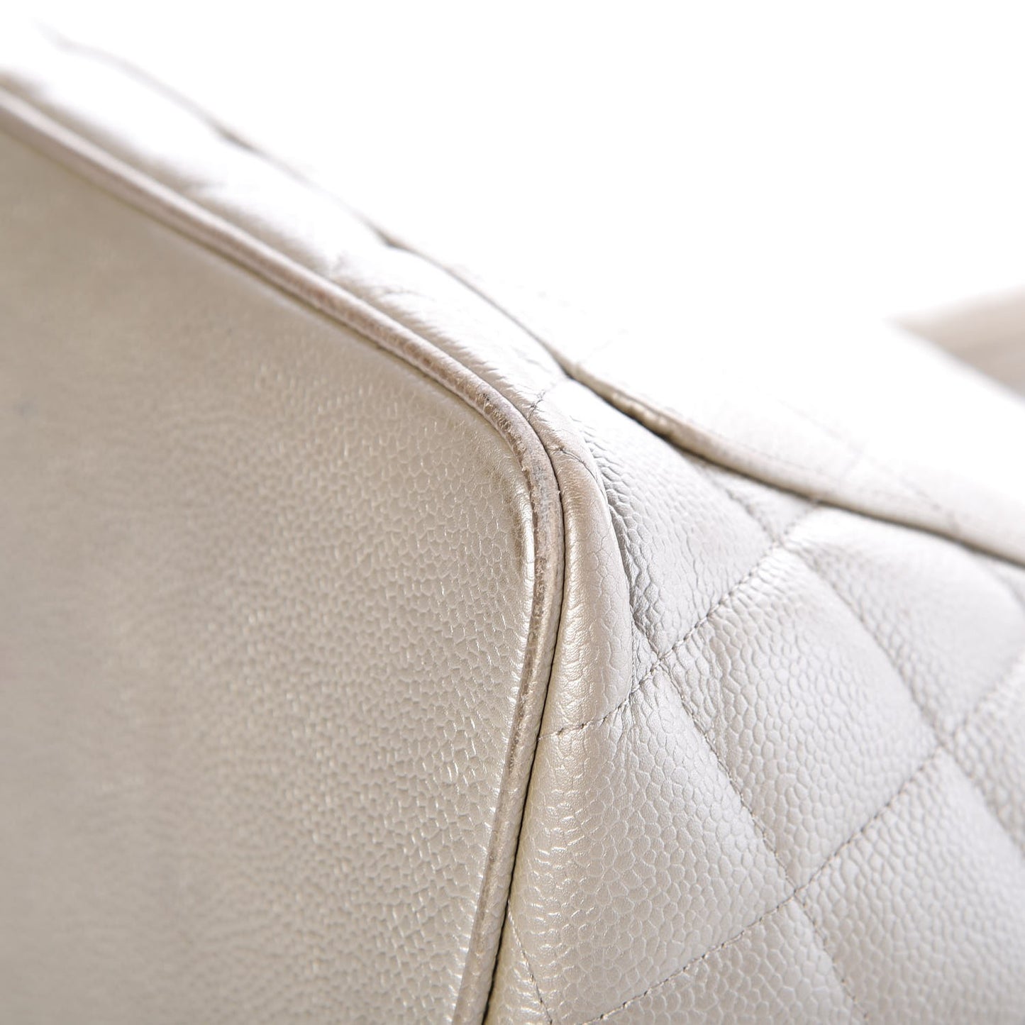 Caviar Quilted Medallion Tote Pearl