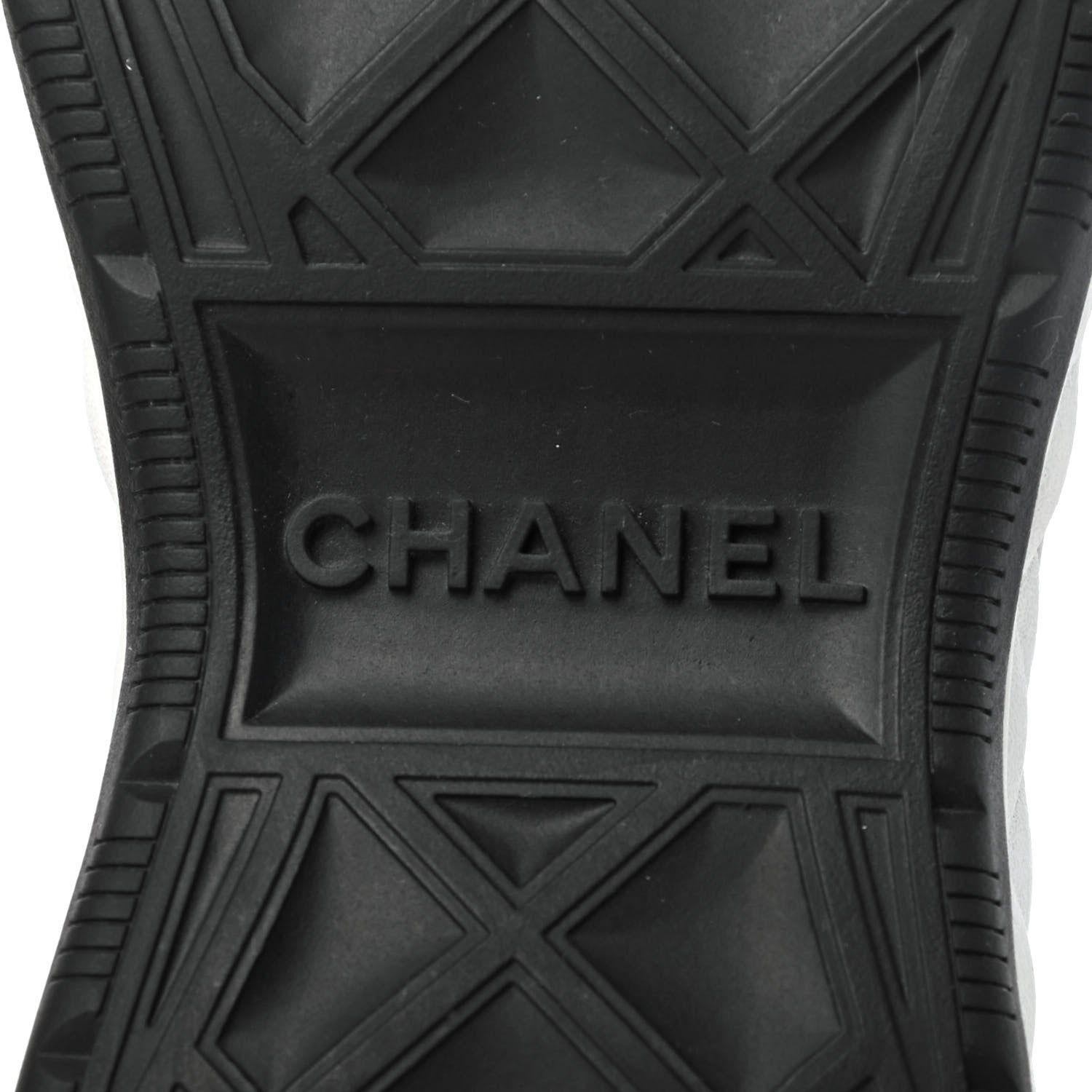 Chanel Velvet Calfskin Mixed Fibers CC Sneakers 39 Beige 7 of 9